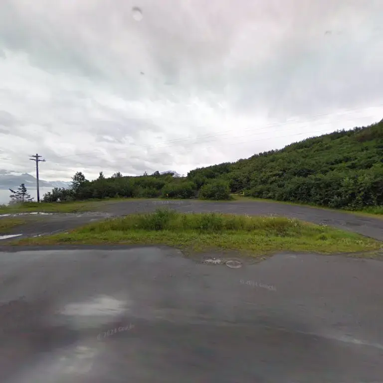 South harbor Laundromat and bath house thumbnail 9