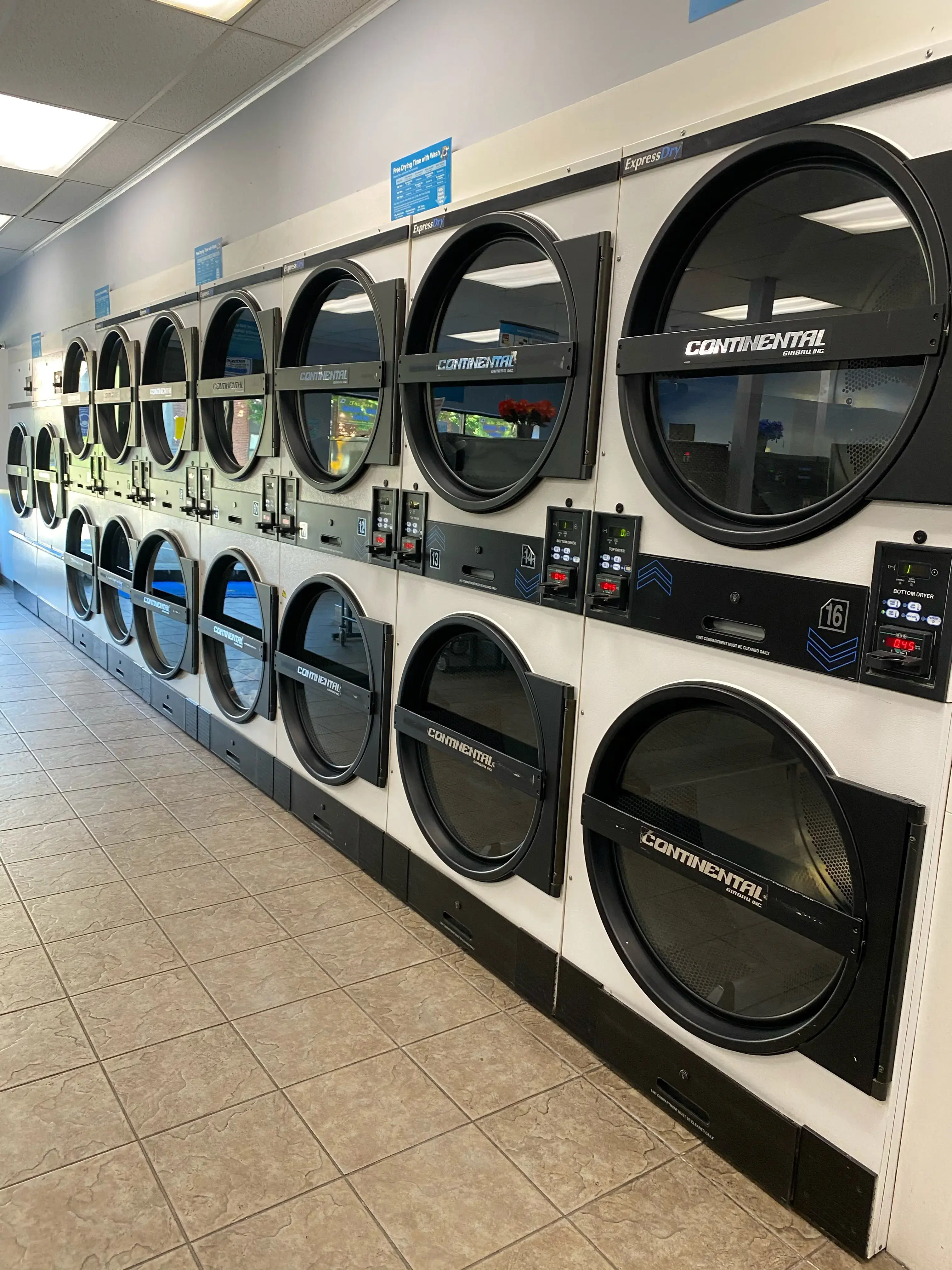South Main Laundromat - Image 20