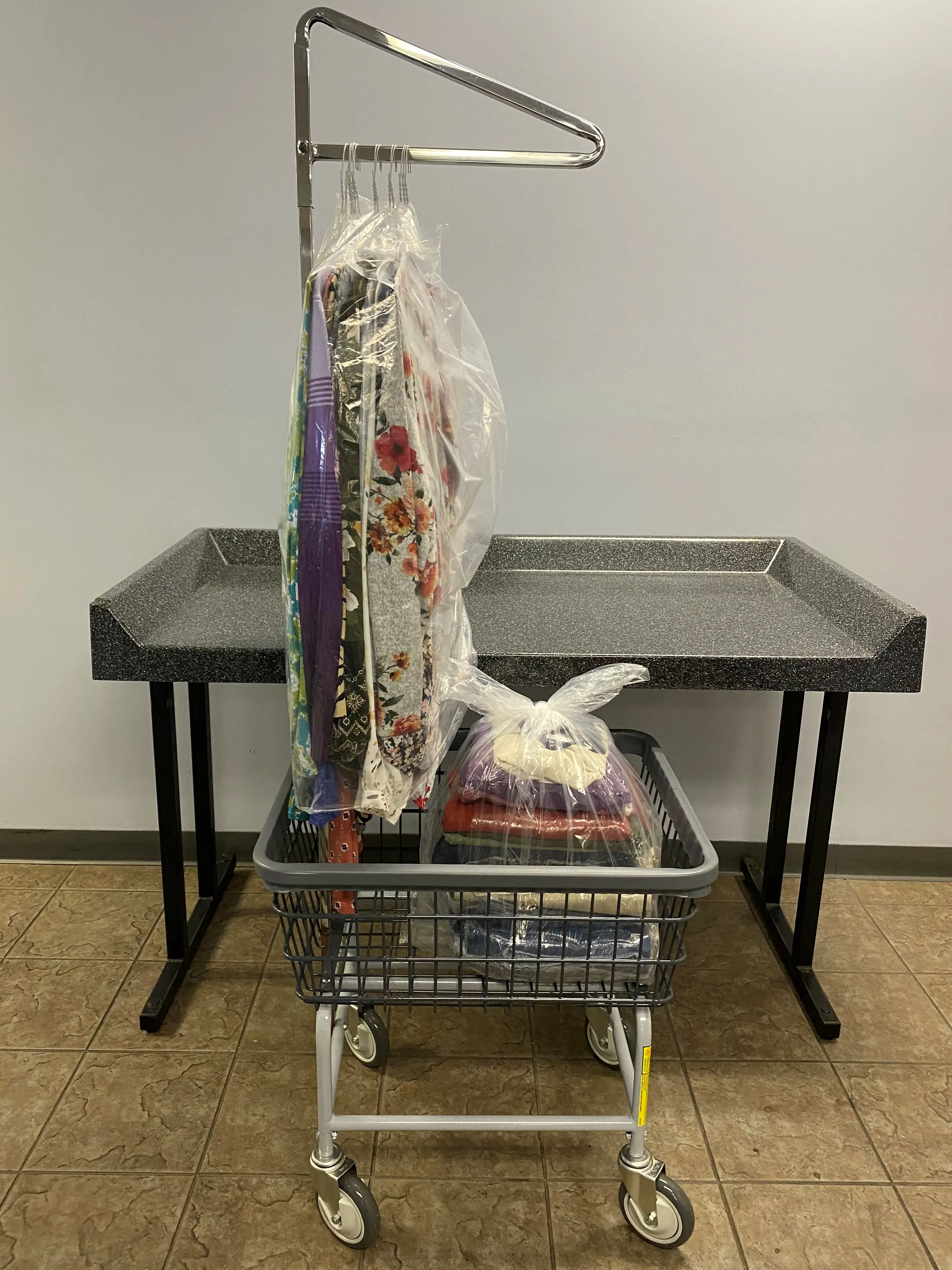 South Main Laundromat - Image 10