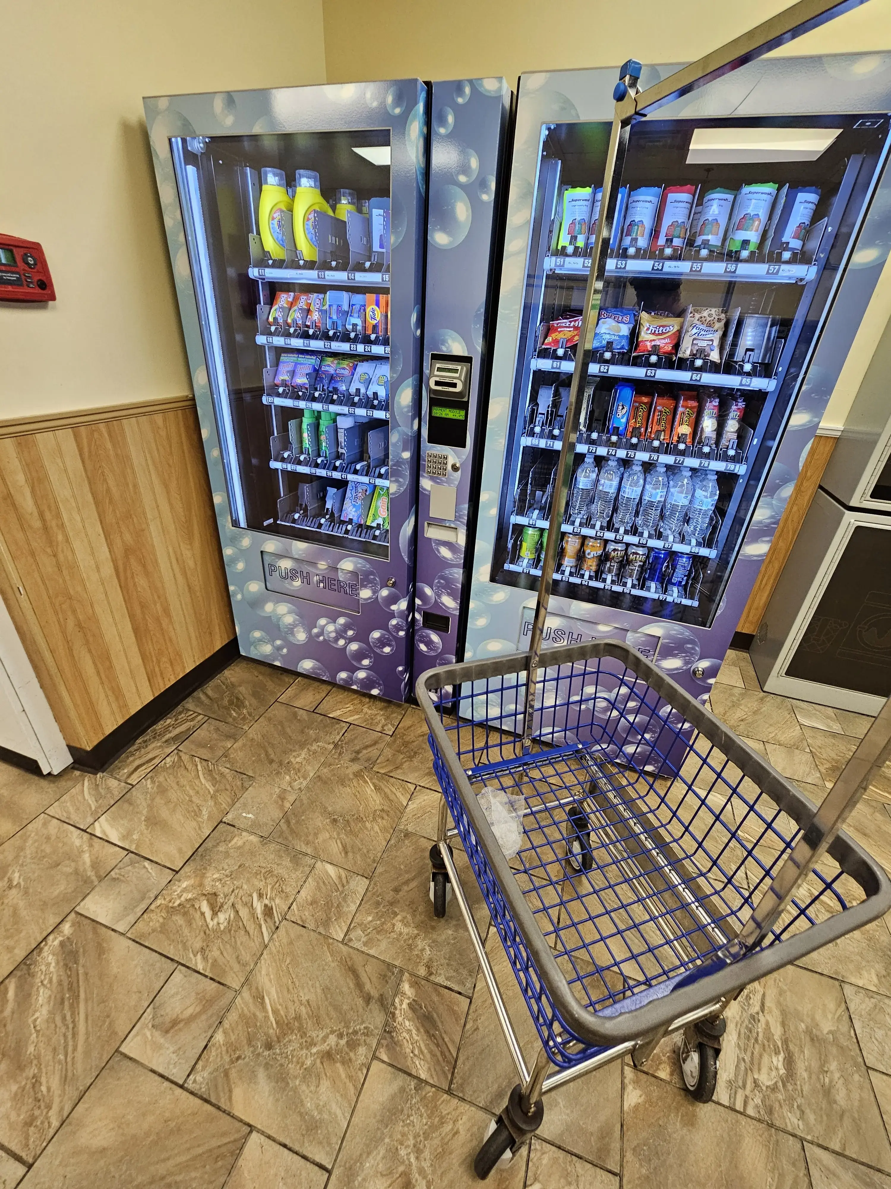 South Main Superwash Self-Serve Laundromat - Image 20