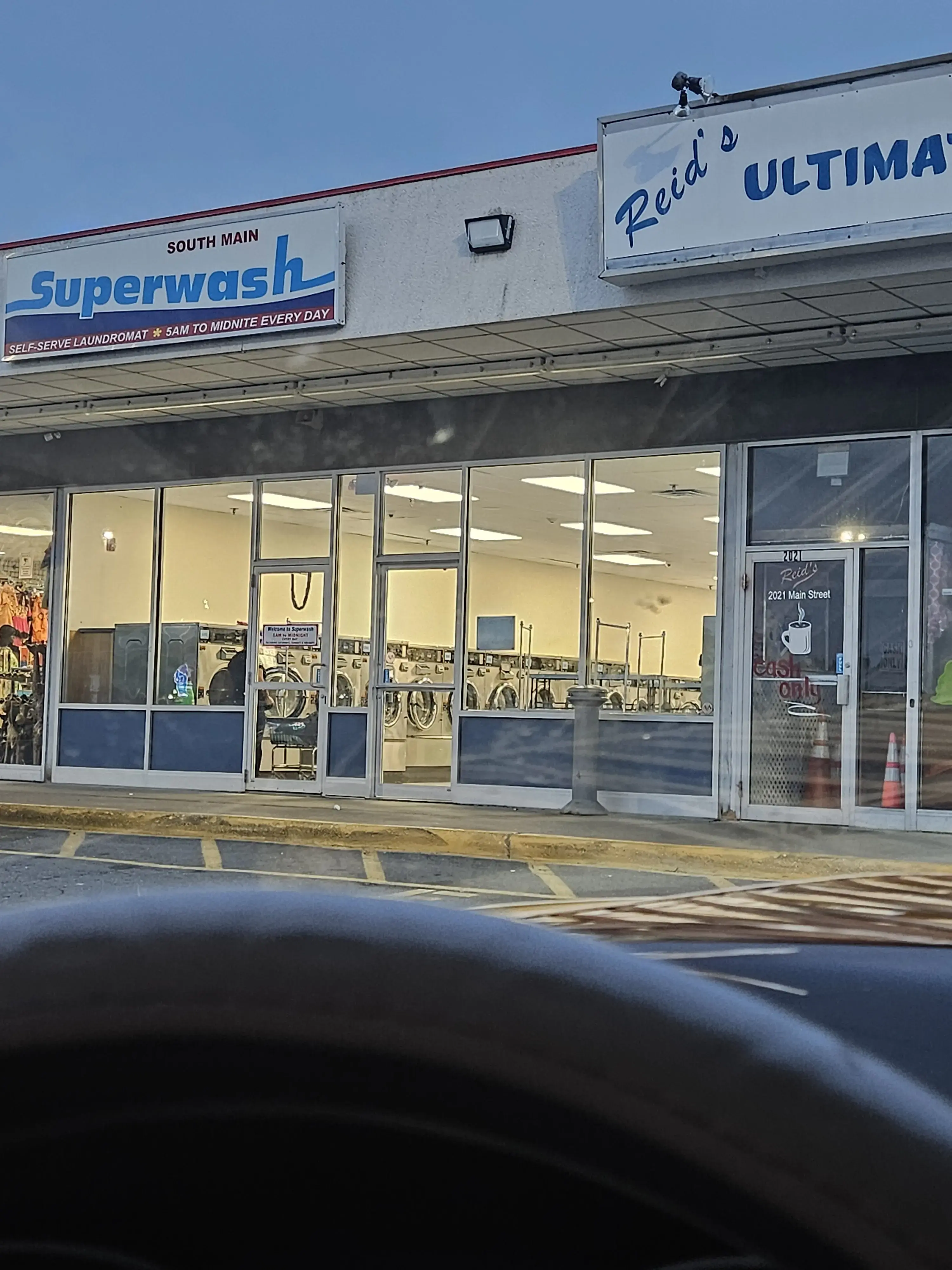 South Main Superwash Self-Serve Laundromat - Image 6