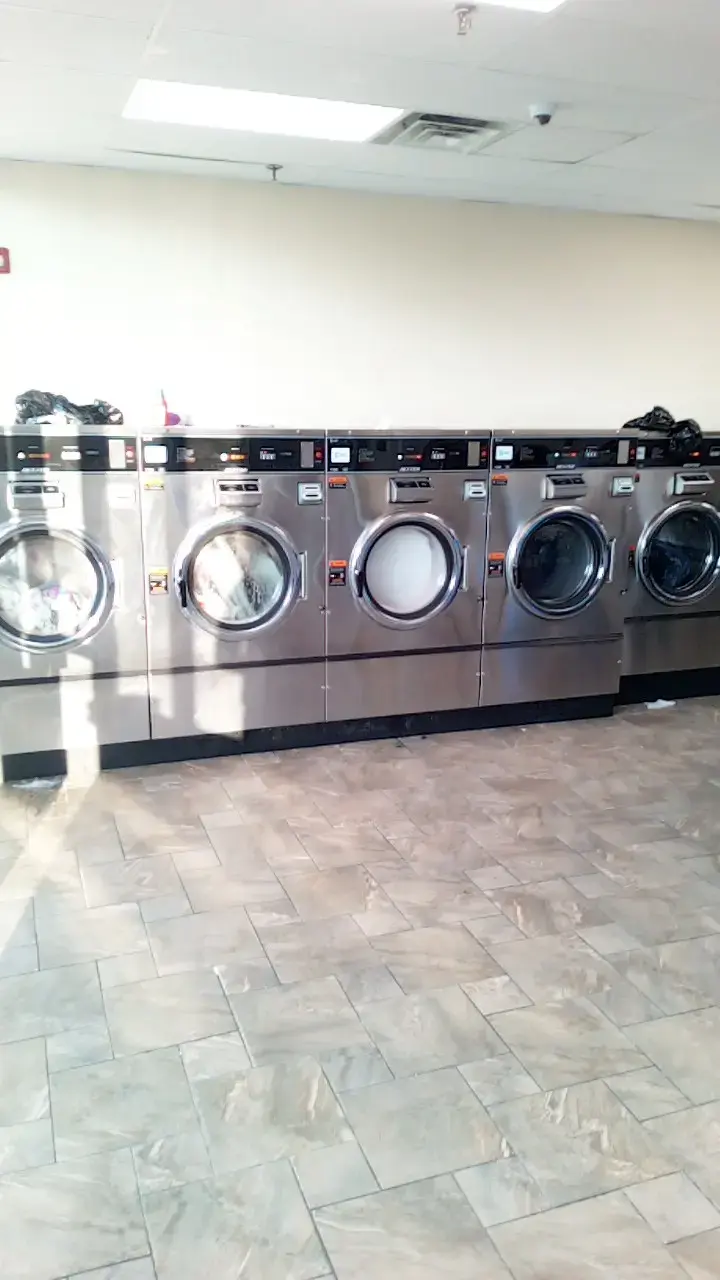 South Main Superwash Self-Serve Laundromat thumbnail 7