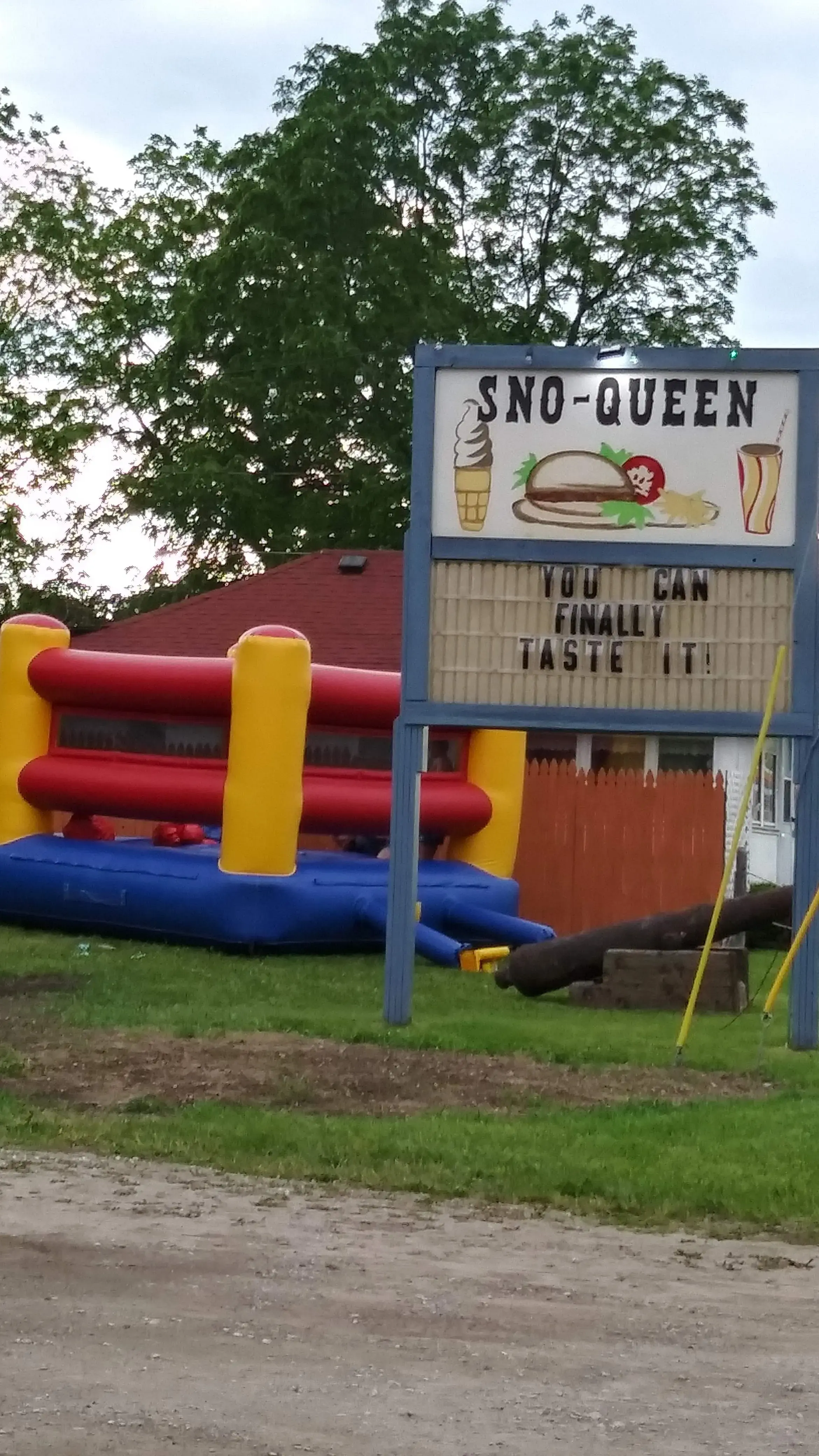 South Shore Laundromat thumbnail 6