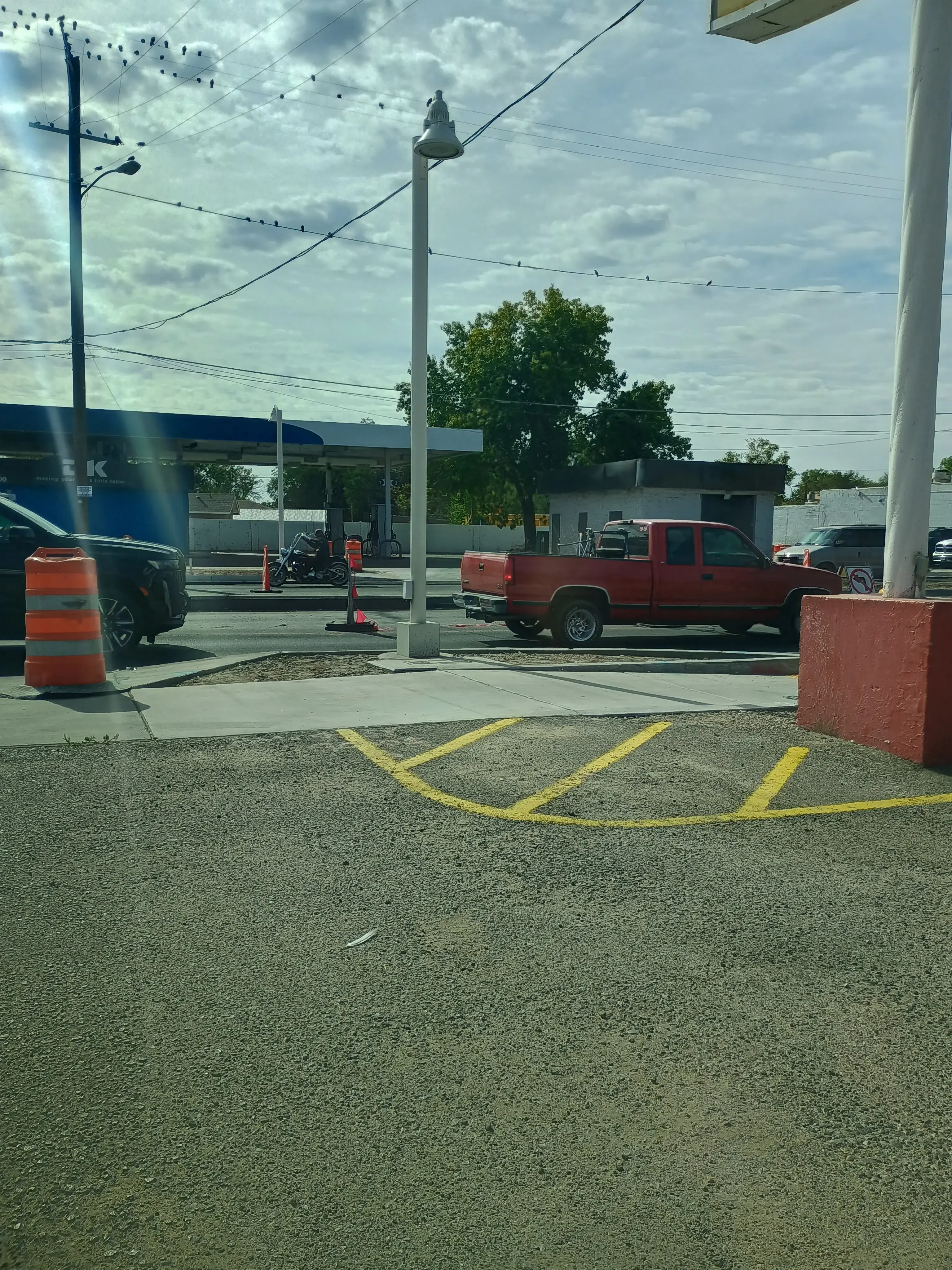 South Valley Washateria - Image 16
