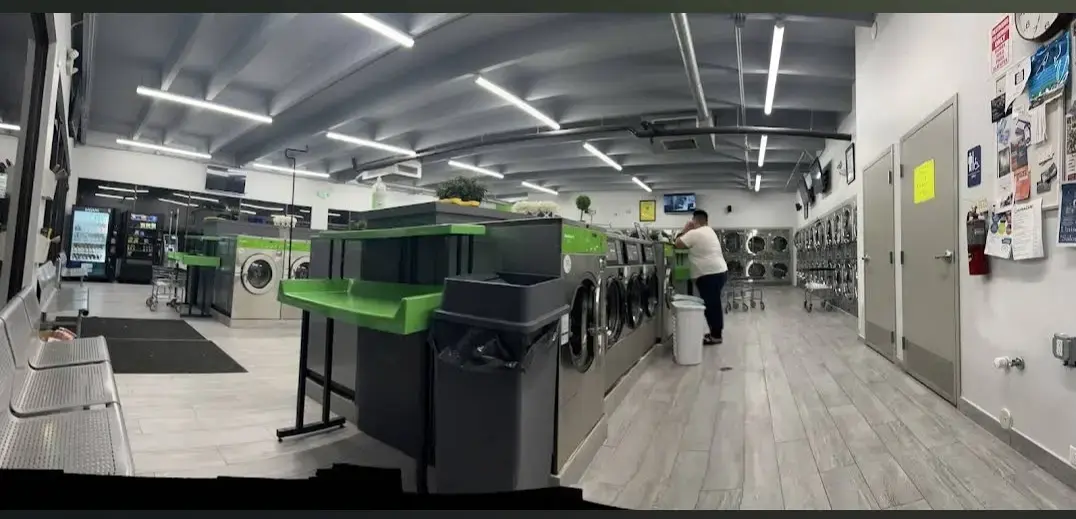 Southgate Laundromart thumbnail 7