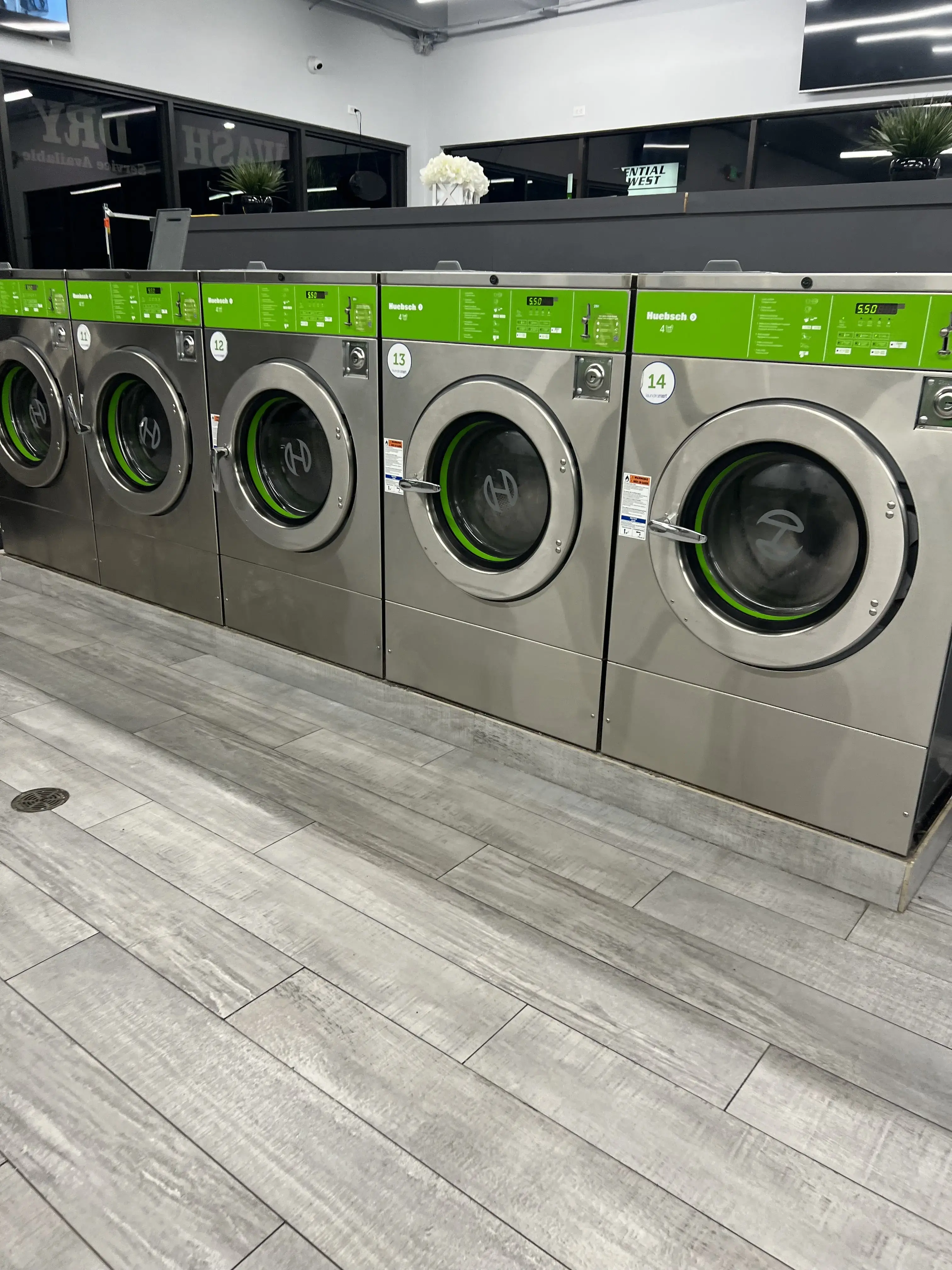 Southgate Laundromart thumbnail 14