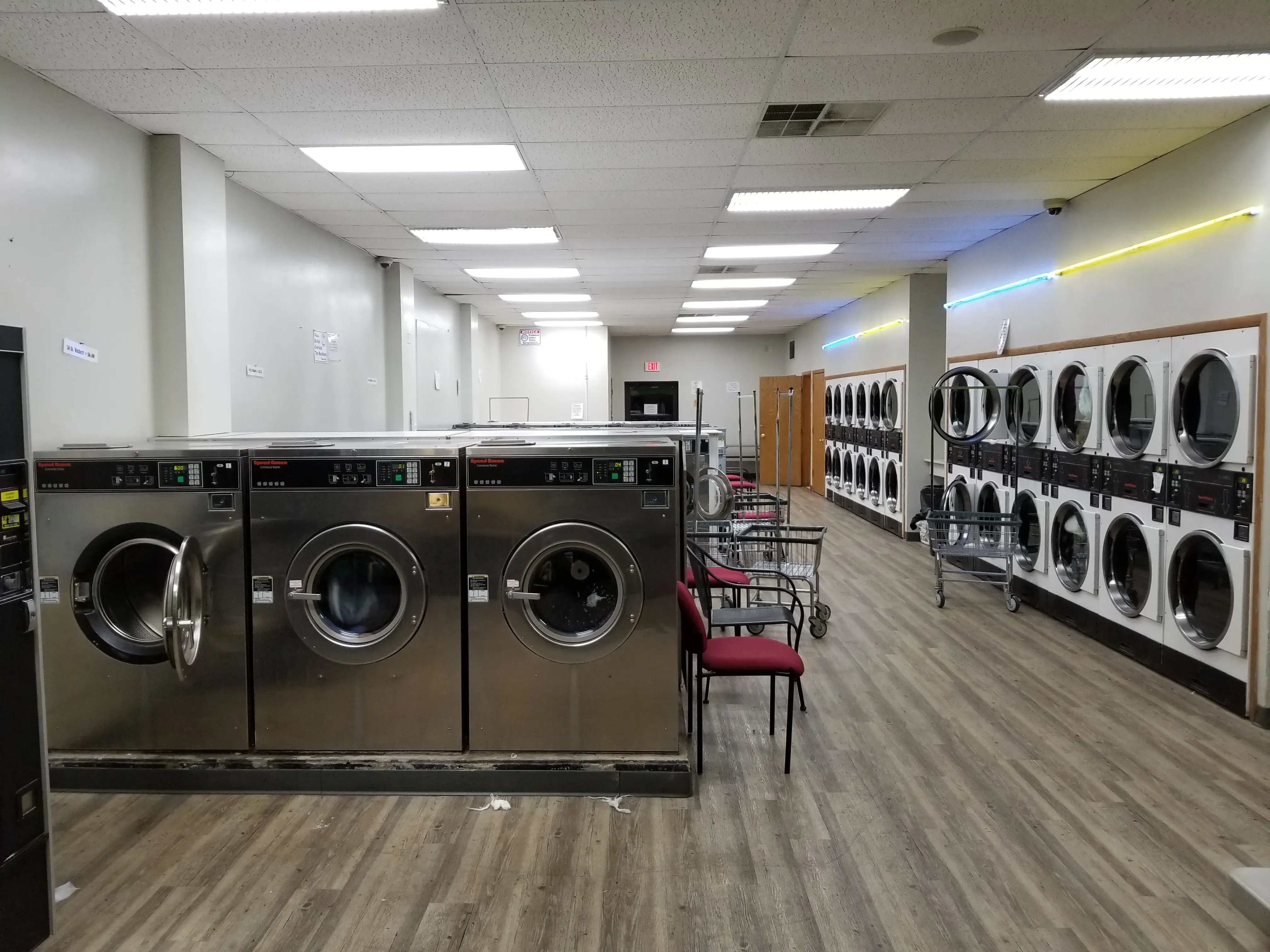 Southpoint Laundromat - Image 12