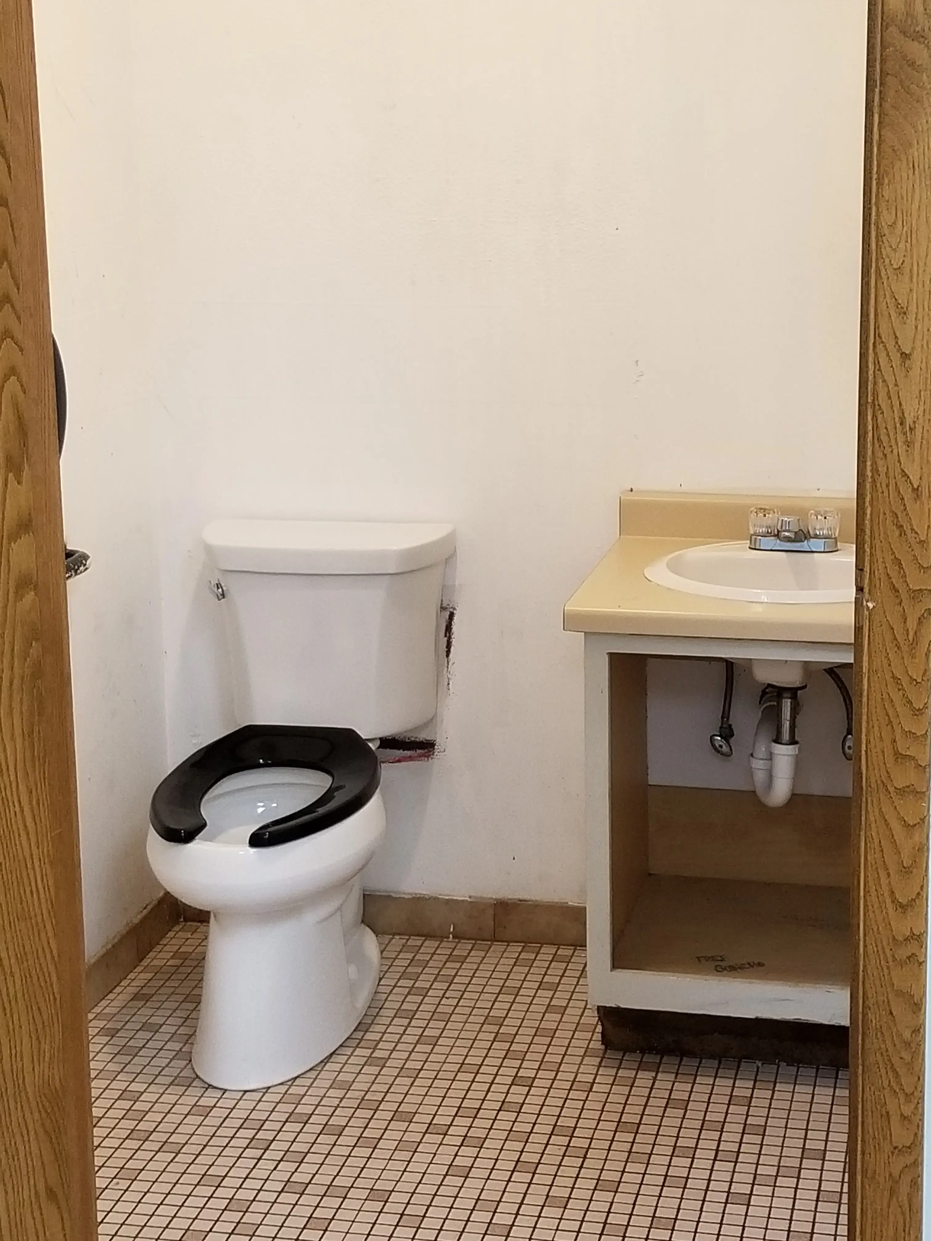 Southpoint Laundromat - Image 8