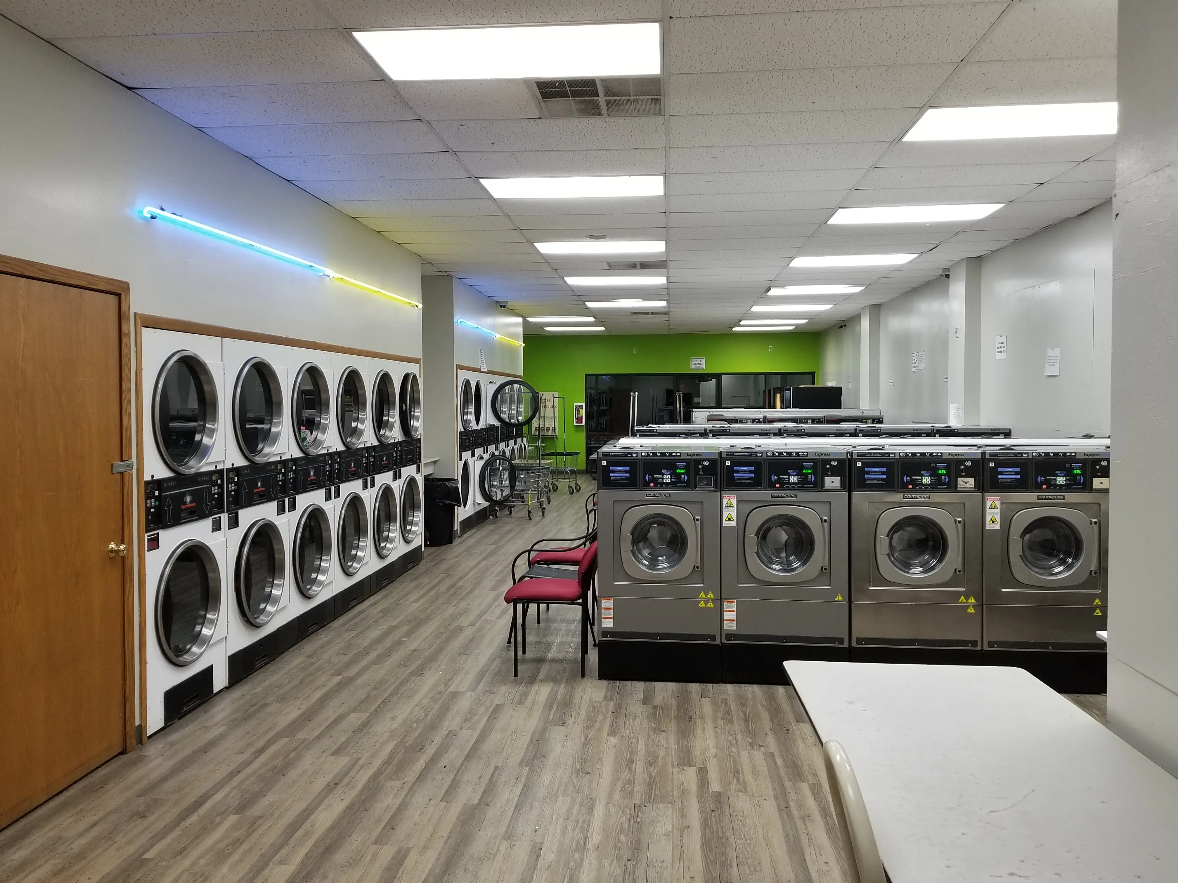 Southpoint Laundromat - Image 2