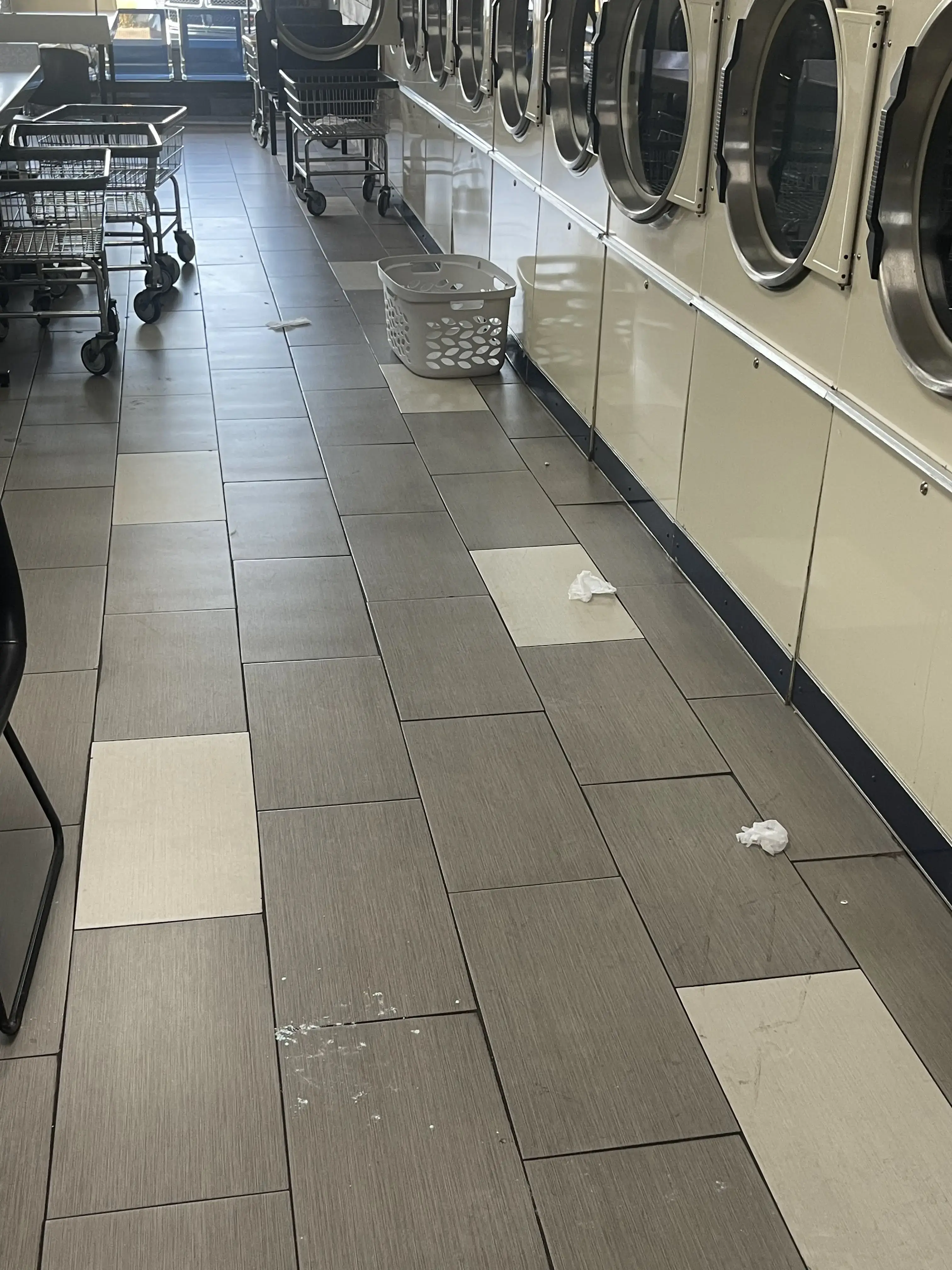 Southshore Laundry thumbnail 14
