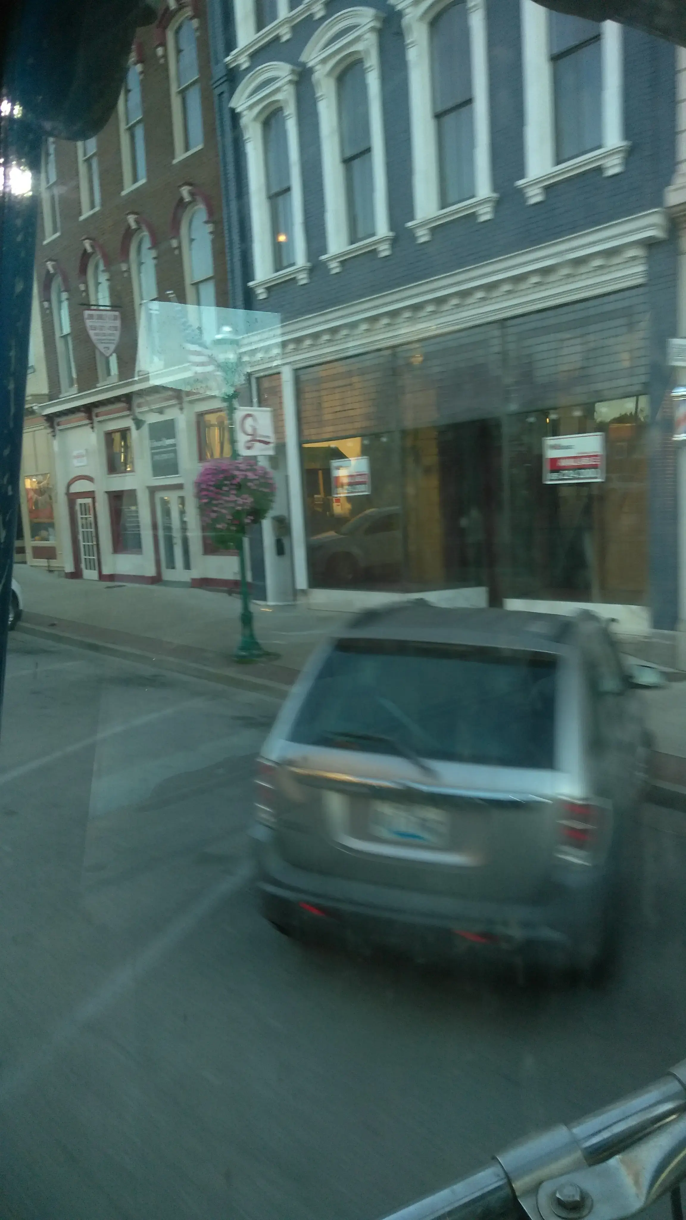 Southside Laundry - Image 13
