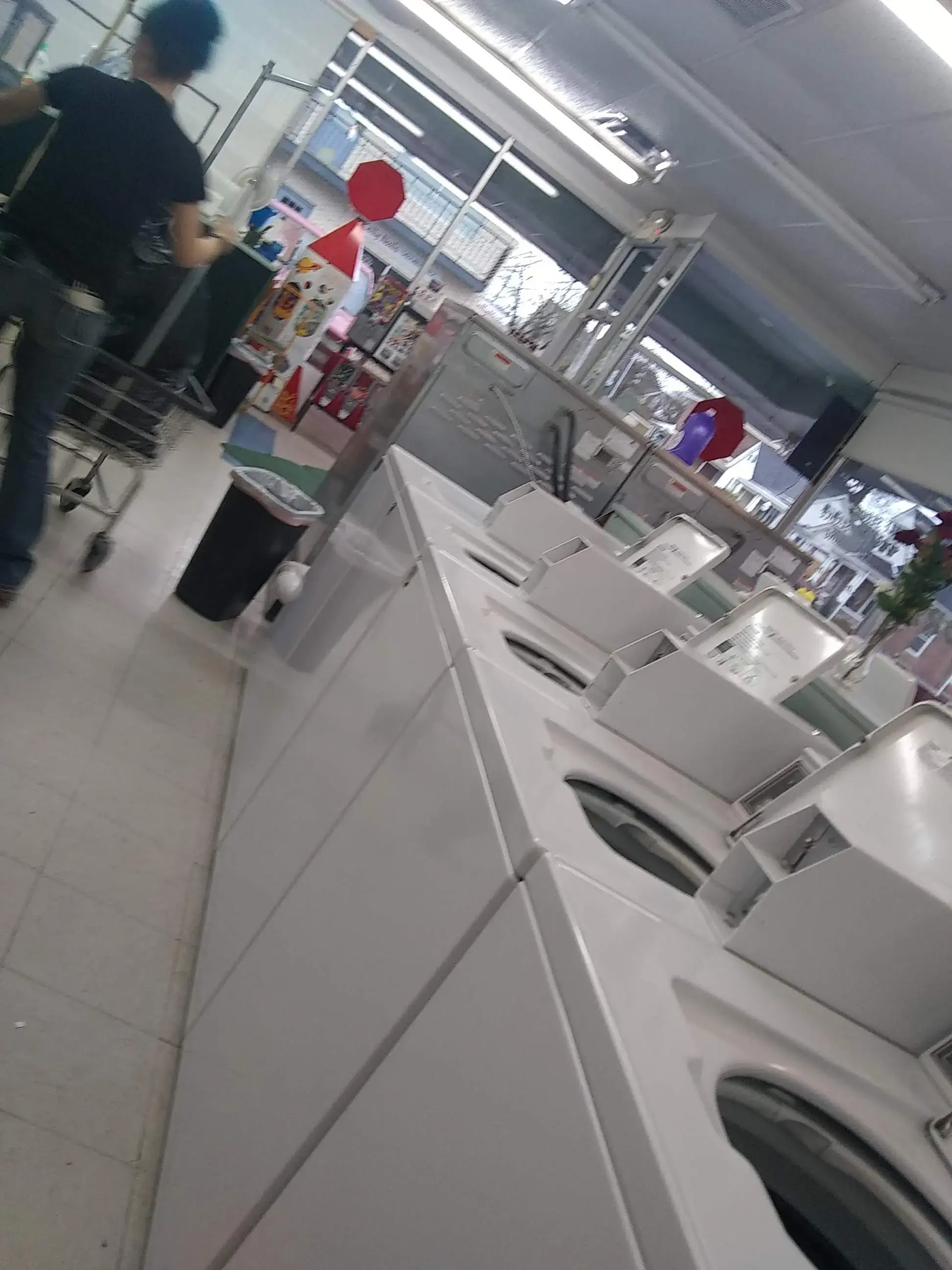 Southside Laundry - Image 14