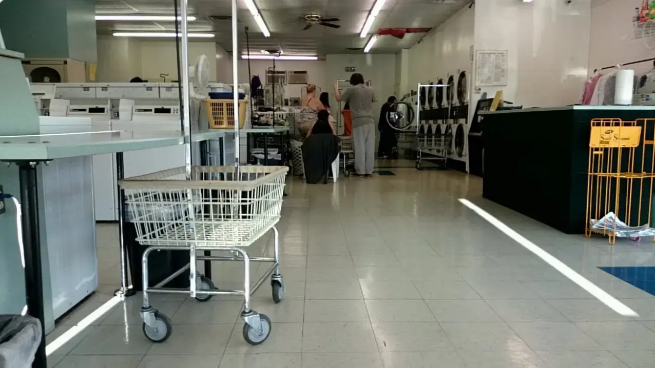 Southside Laundry - Image 5