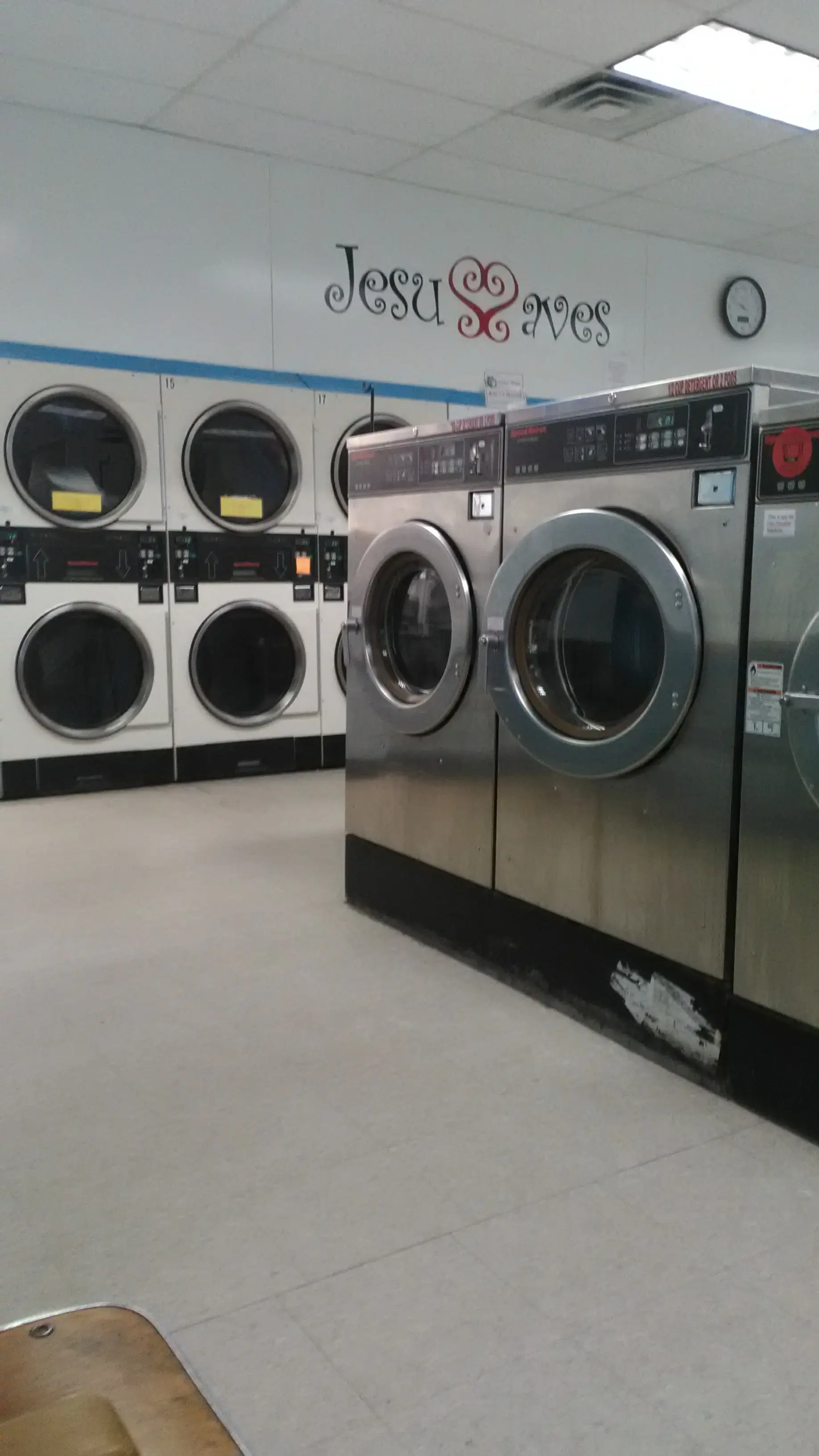 Southwest Laundromat - Image 2