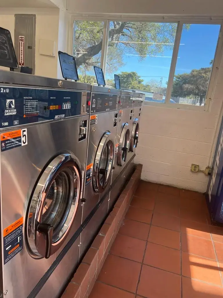 SPA Laundromat thumbnail 19