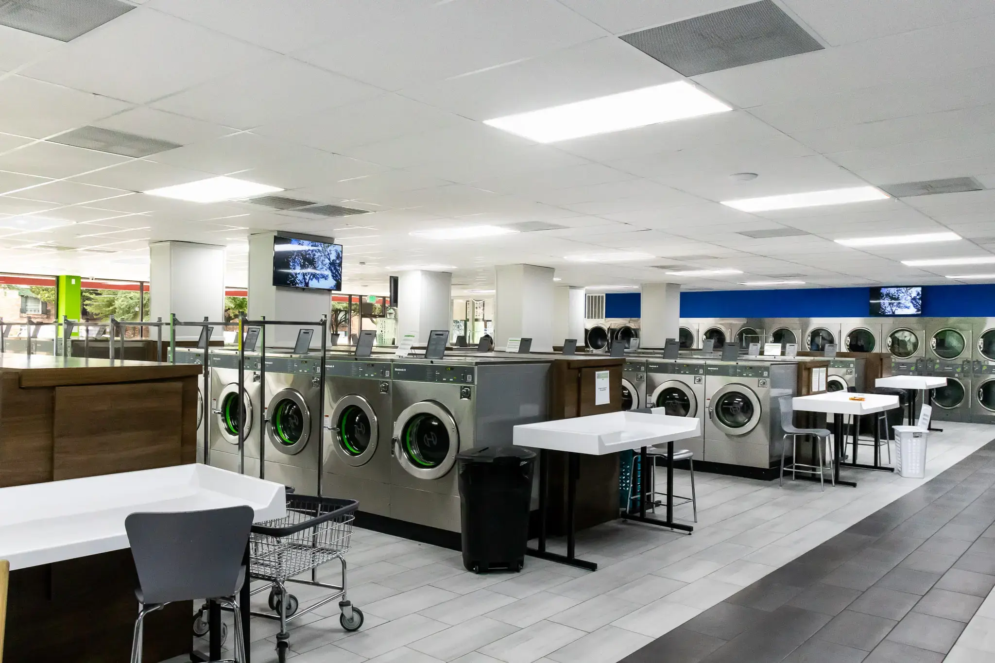Space City Laundry/ Lavanderia Glenmont thumbnail 2