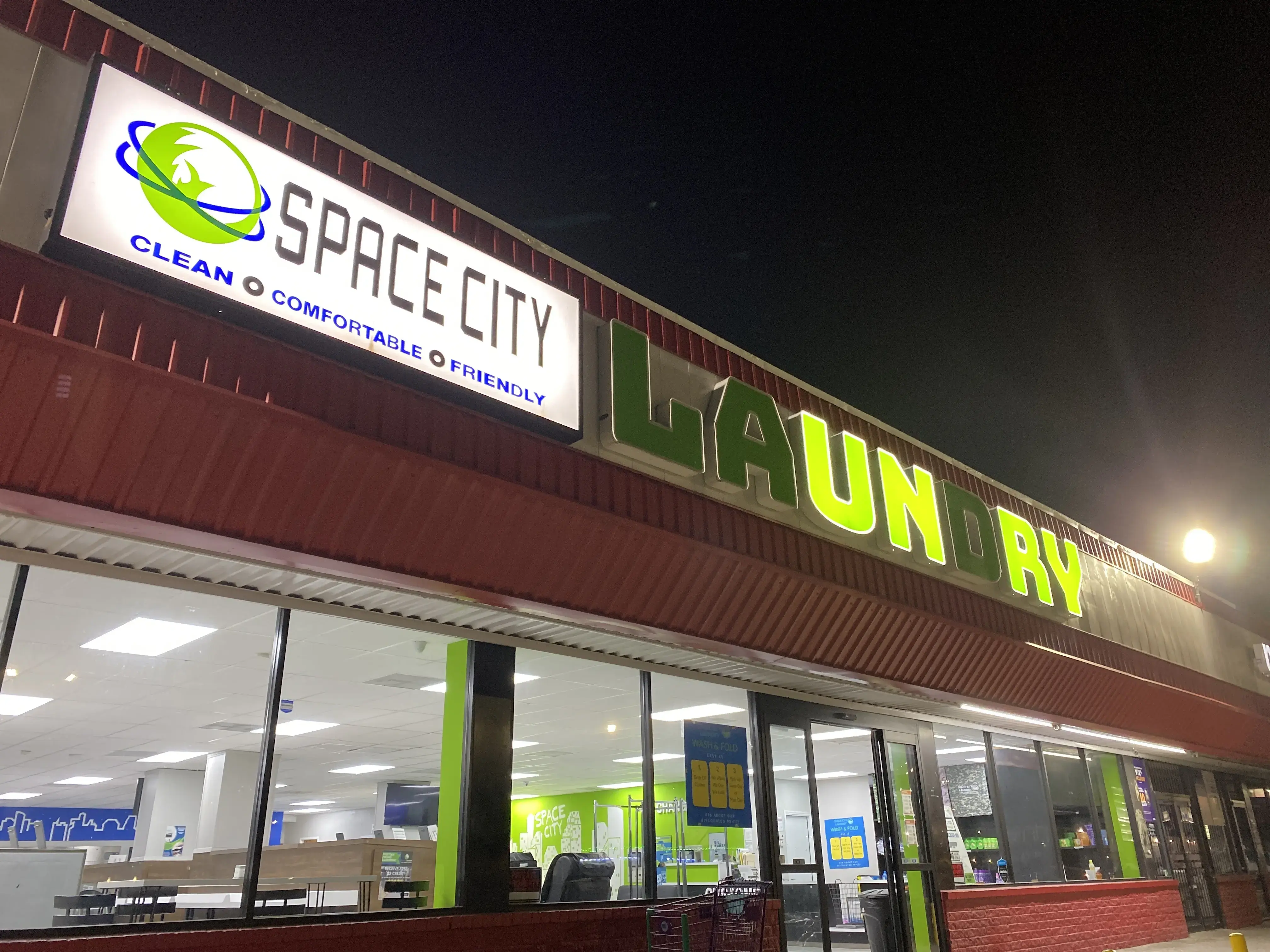 Space City Laundry/ Lavanderia Glenmont - Image 19