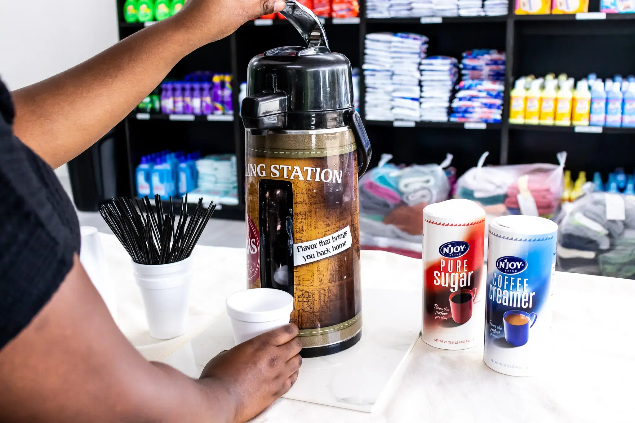 Space City Laundry/ Lavanderia Glenmont - Image 7