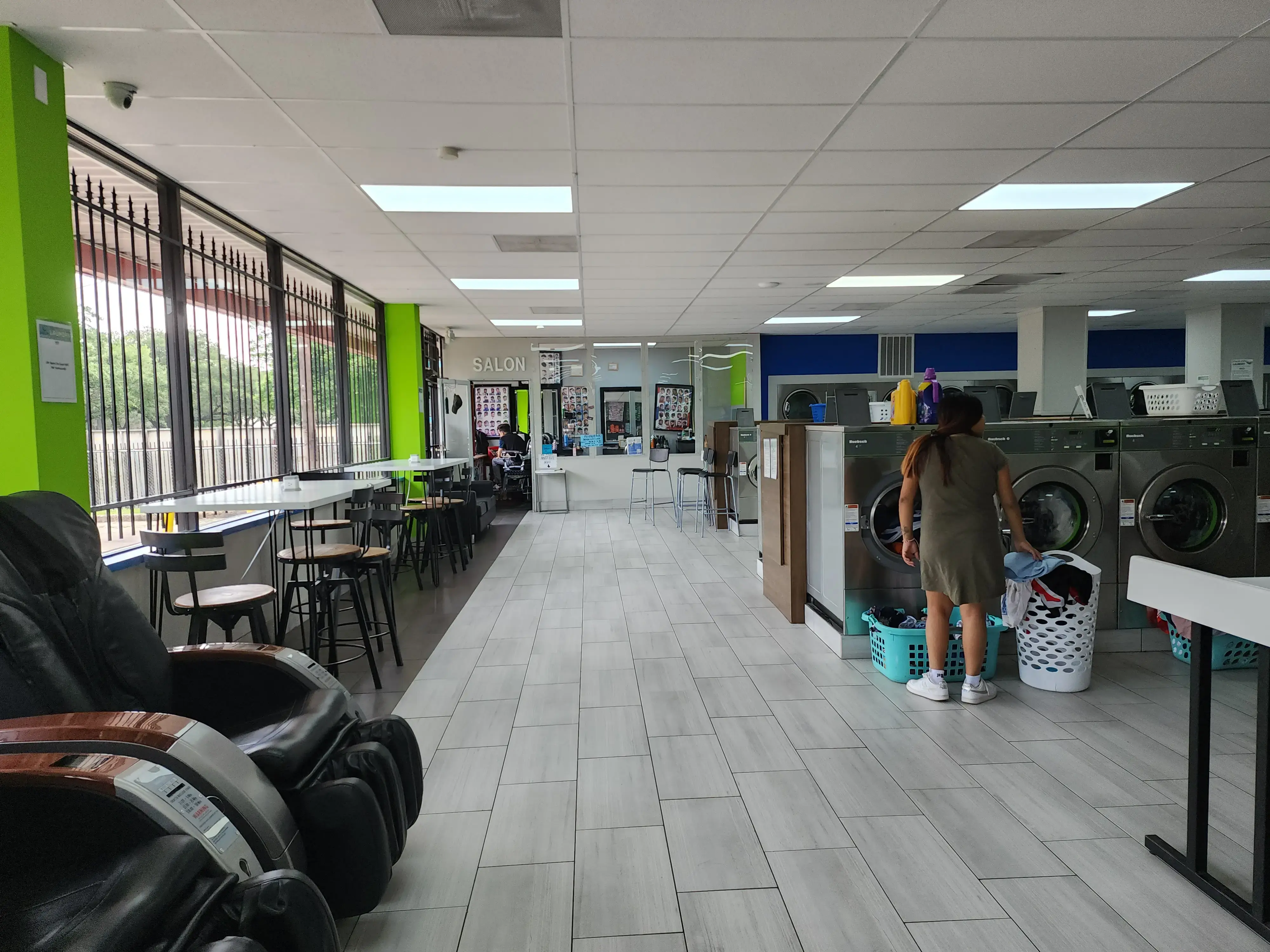 Space City Laundry/ Lavanderia Glenmont thumbnail 17