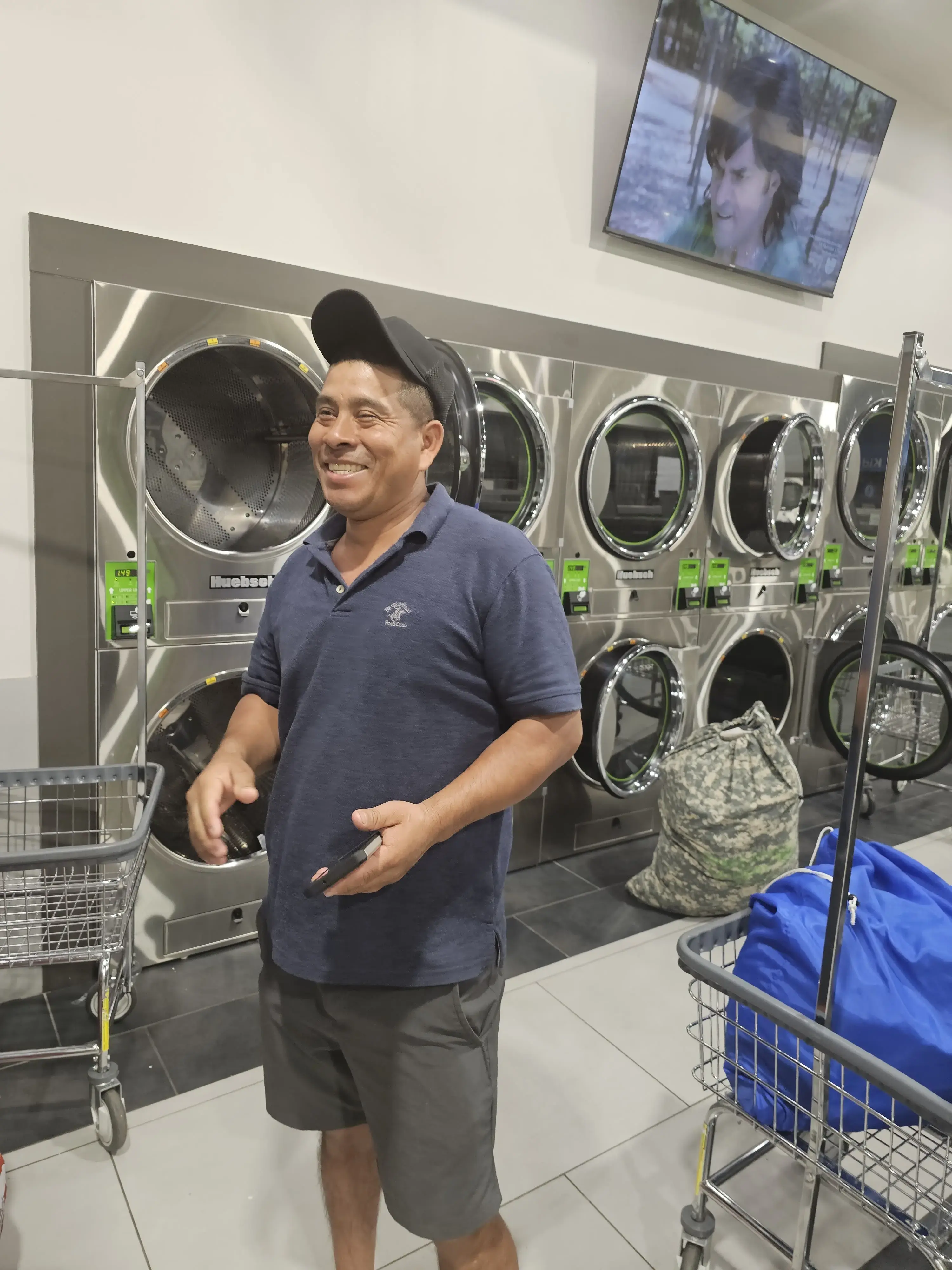 Space City Laundry/Lavanderia West Airport - Image 16