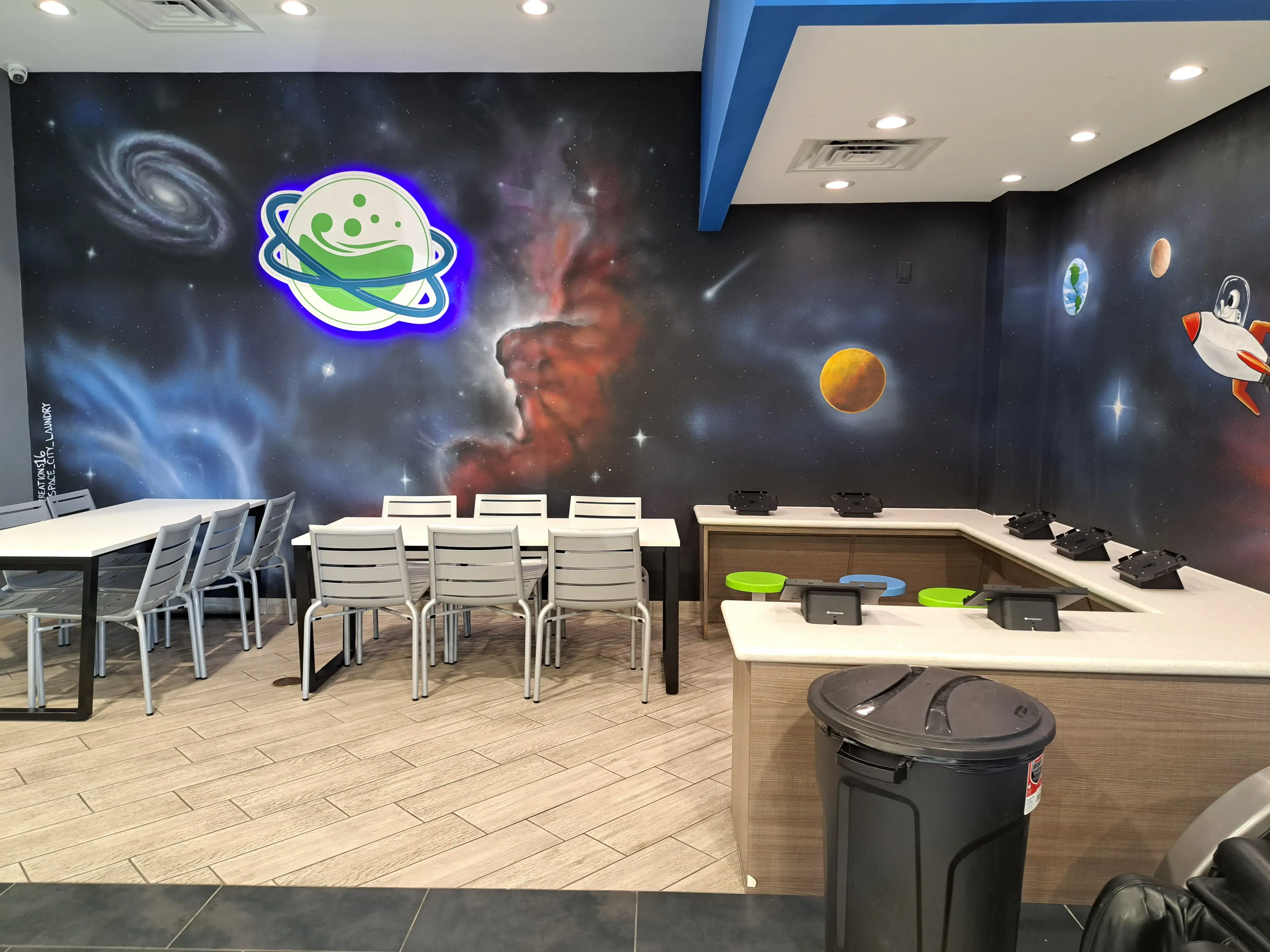 Space City Laundry/Lavanderia West Airport thumbnail 4