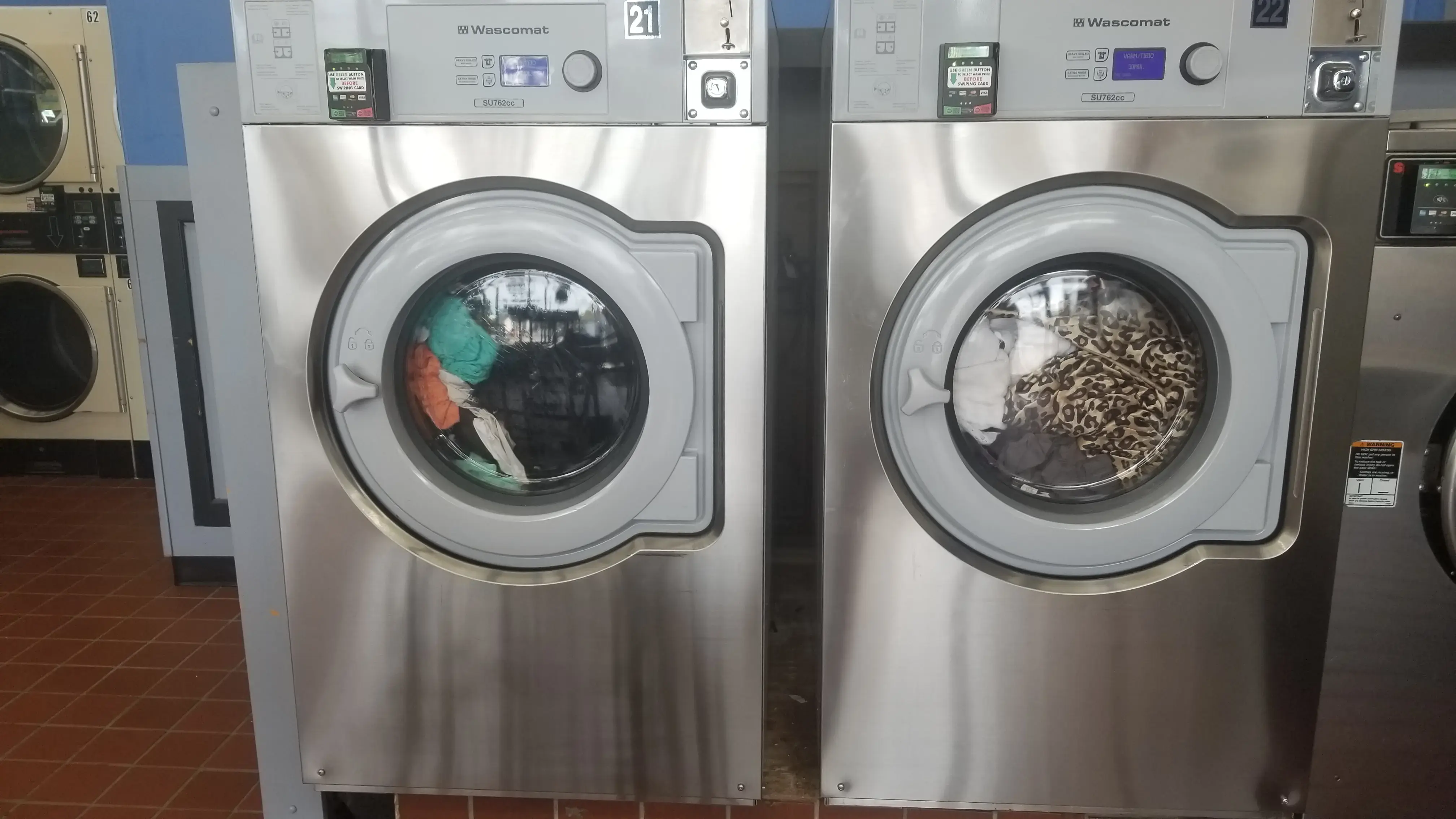 Sparkle City Laundromat - Image 9