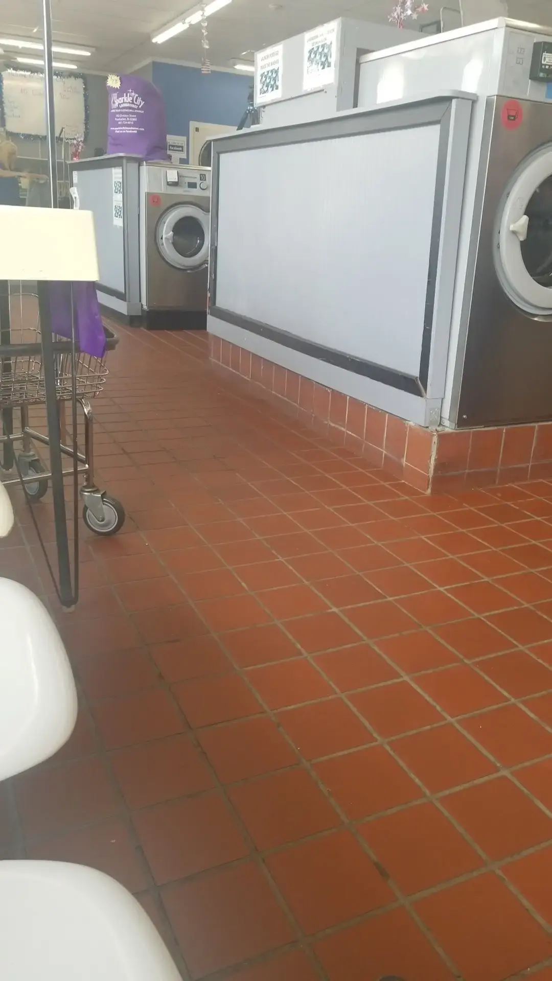 Sparkle City Laundromat - Image 13