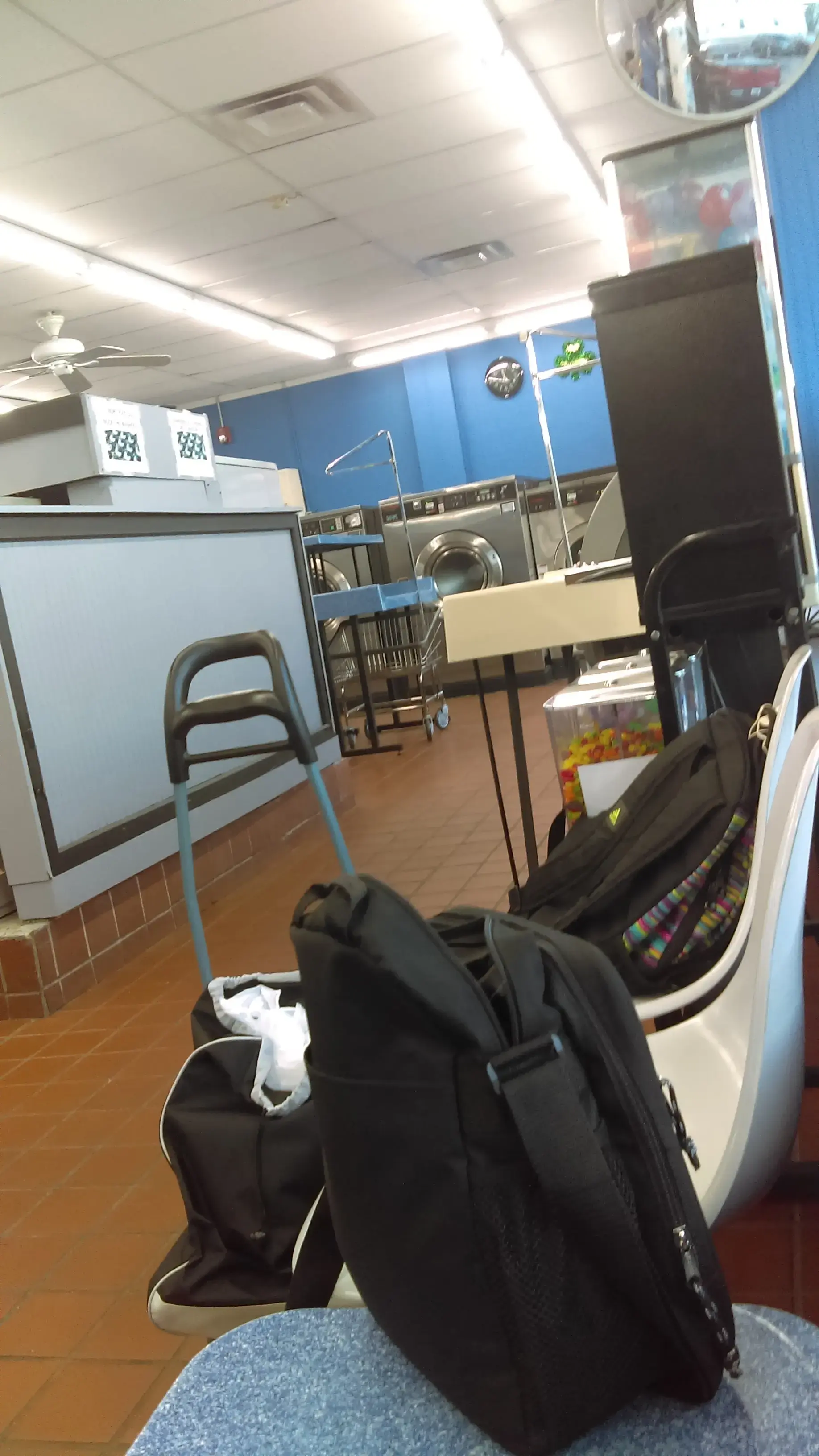 Sparkle City Laundromat - Image 15