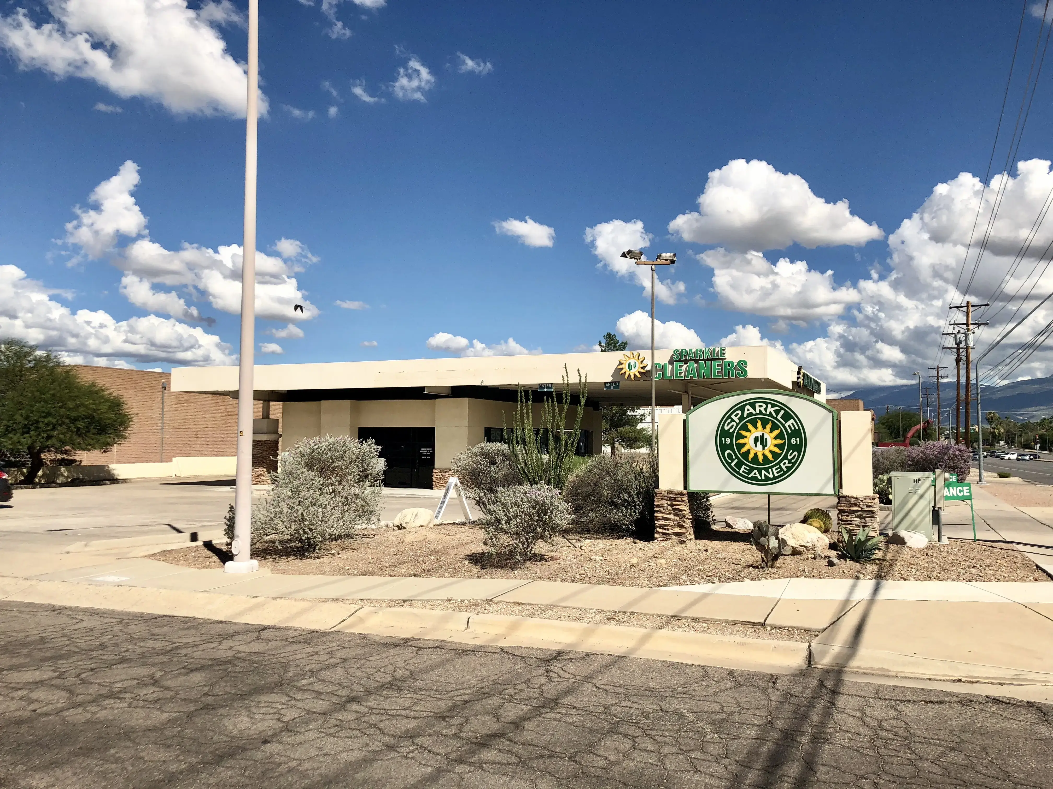 Sparkle Cleaners - Broadway NE thumbnail 10