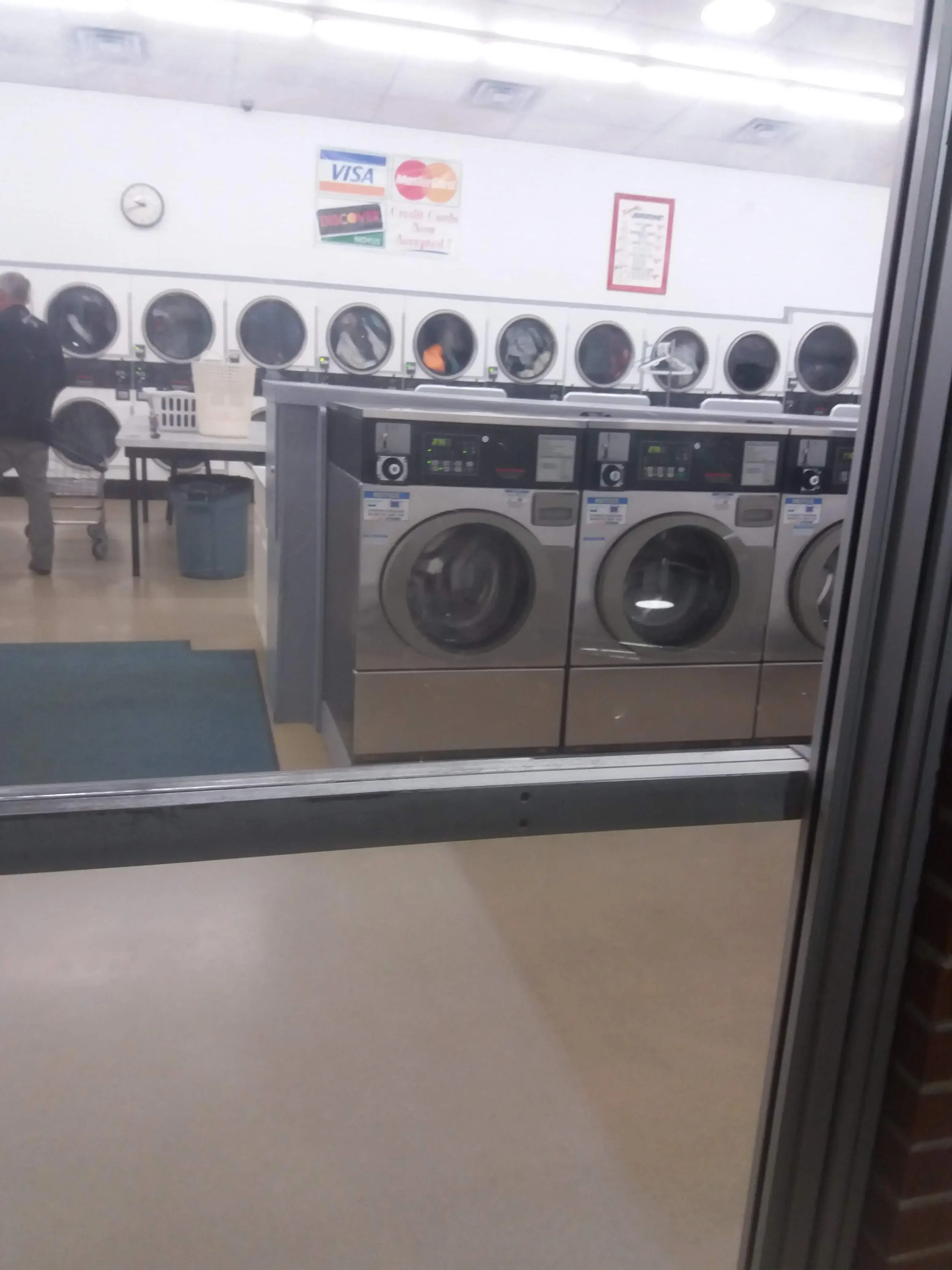 Sparkle Laundromat - Image 9