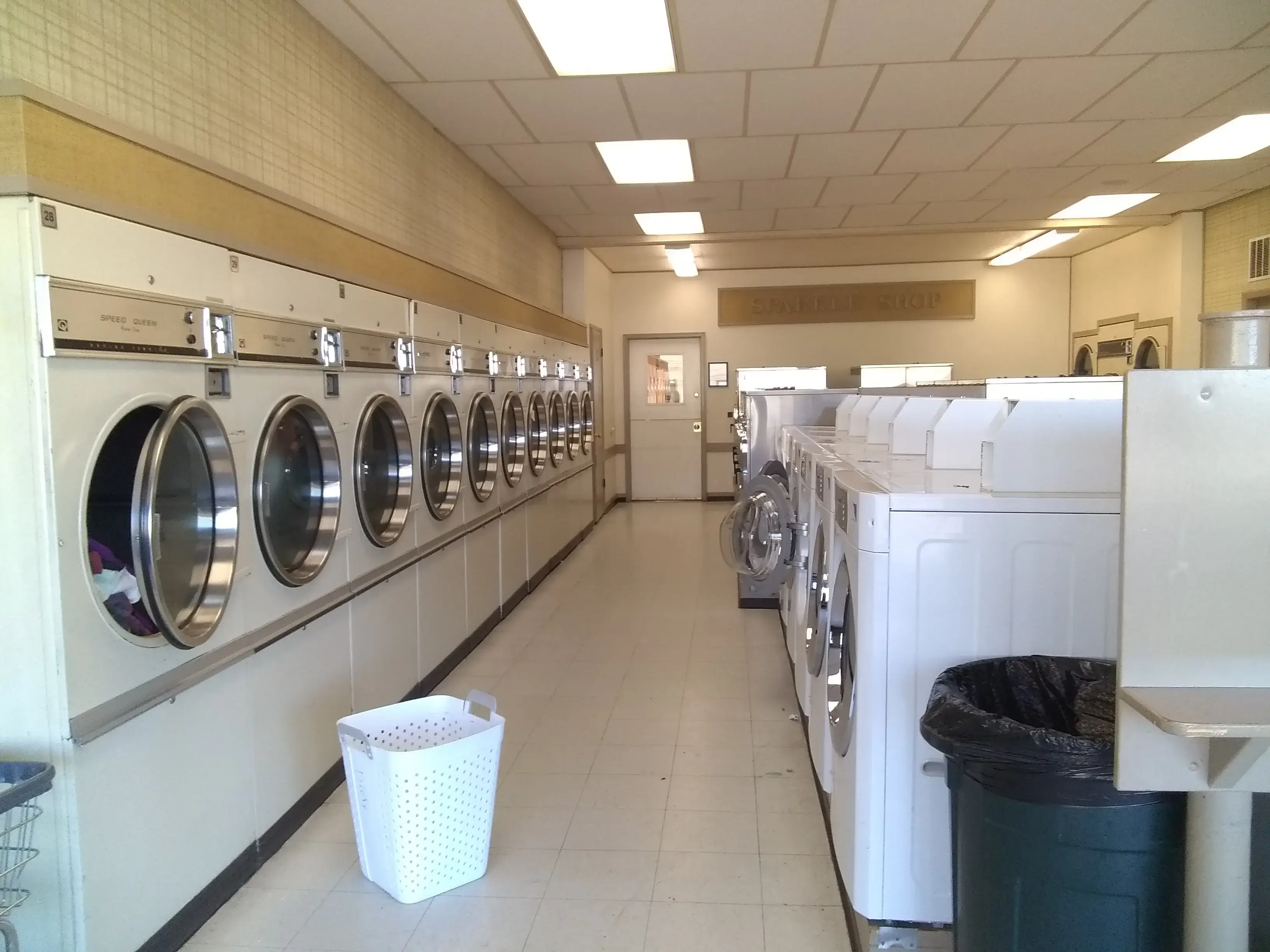 Sparkle Shop Laundries thumbnail 4