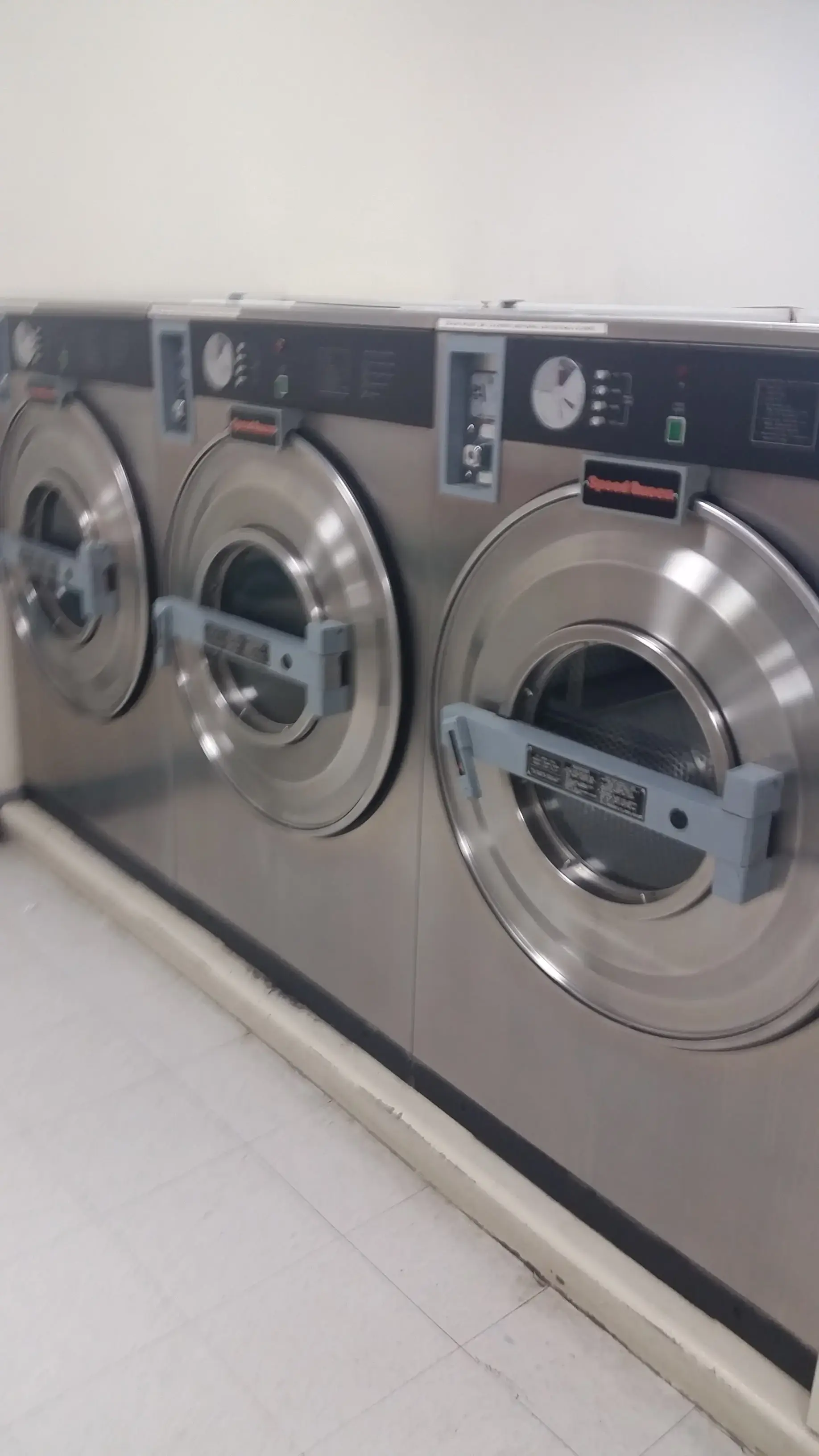 Sparkle Shop Self-Service Laundries - Image 3