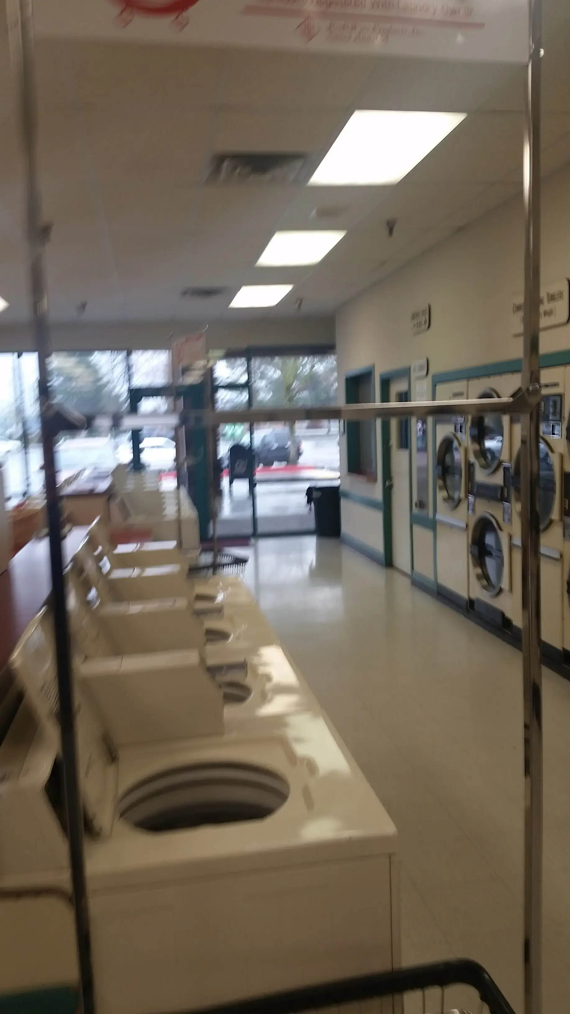 Sparkle Shop Self-Service Laundries - Image 1