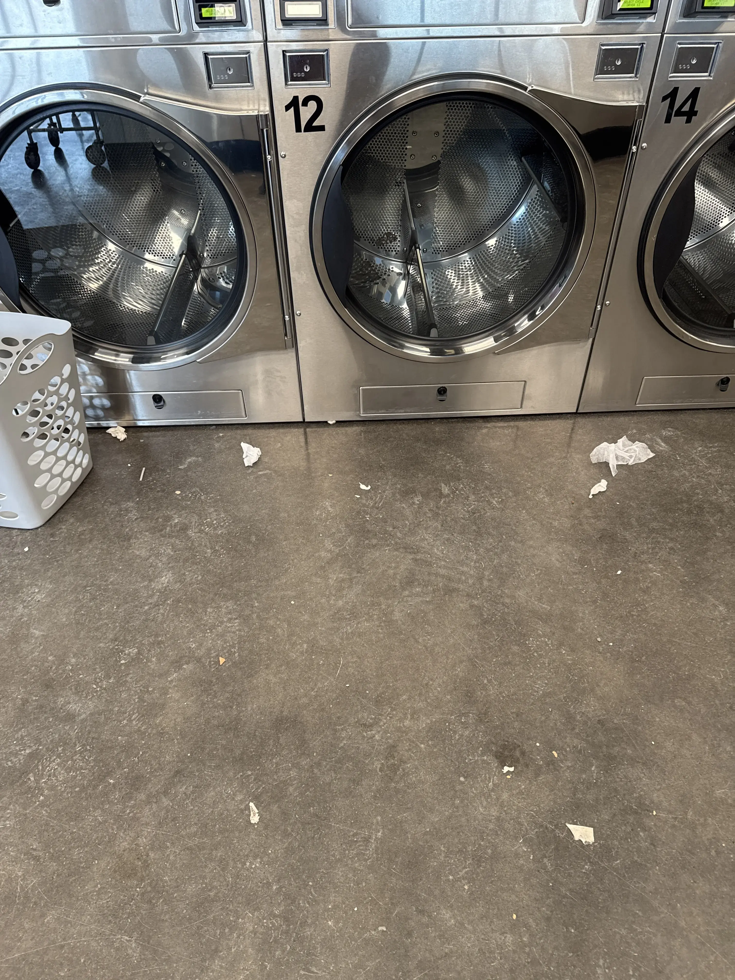 SparkleSplash Laundromat - Image 4