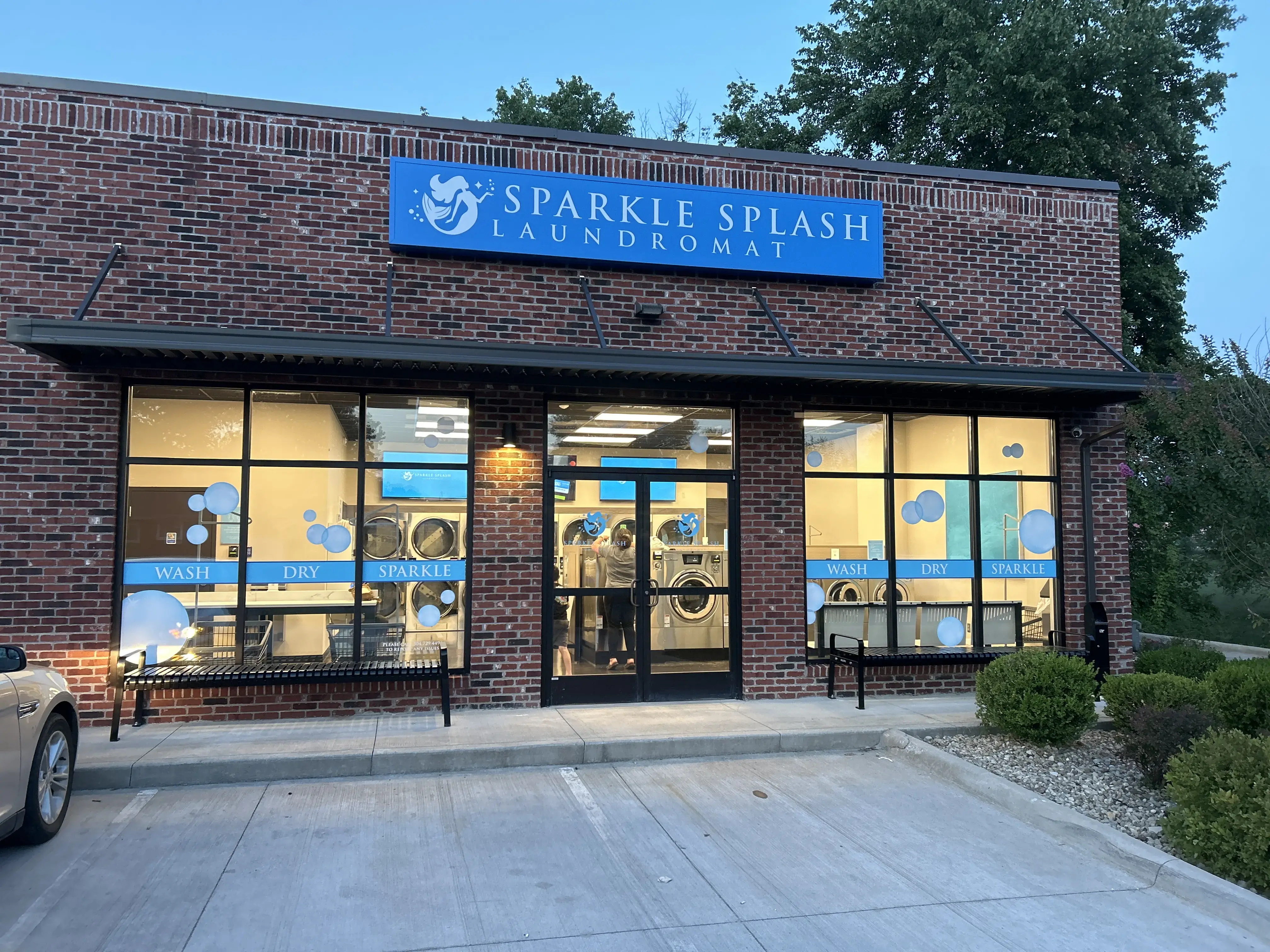 SparkleSplash Laundromat - Image 9