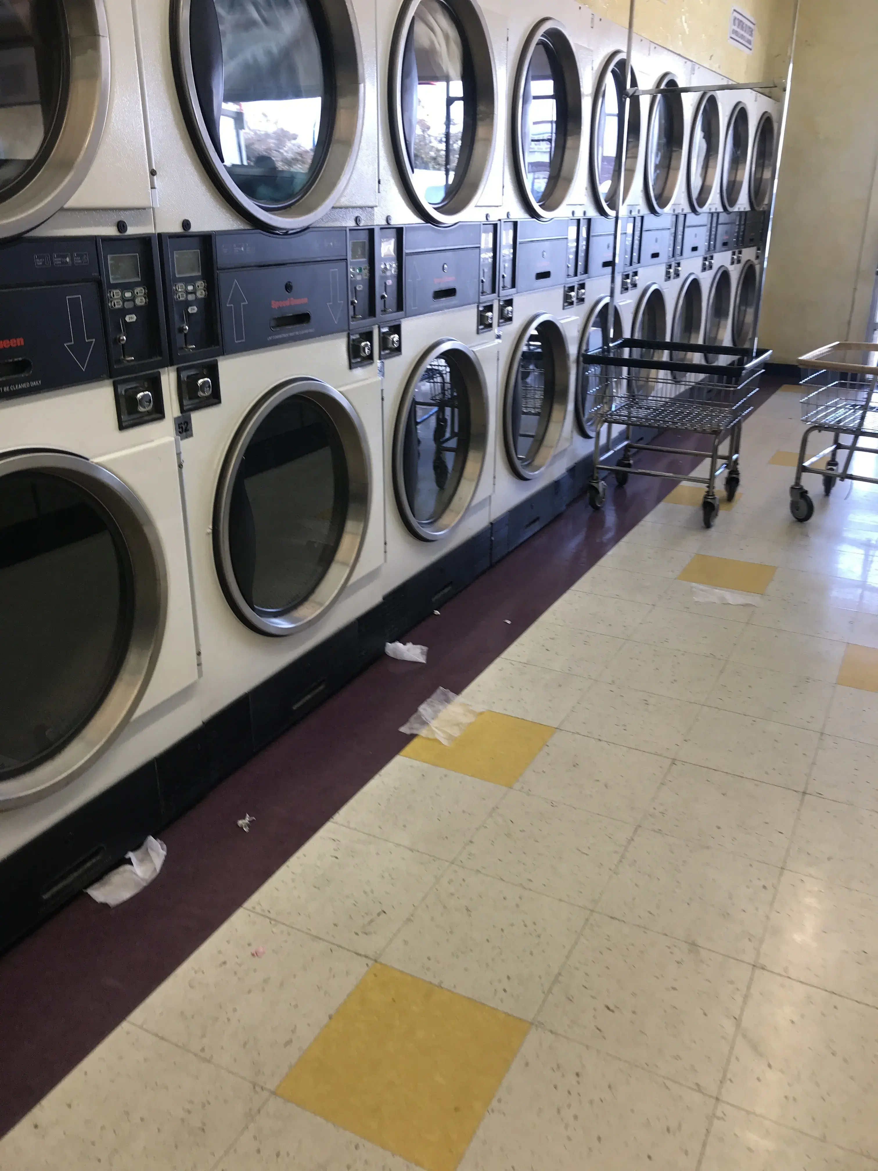 Sparkling Clean Coin Laundry - Image 9