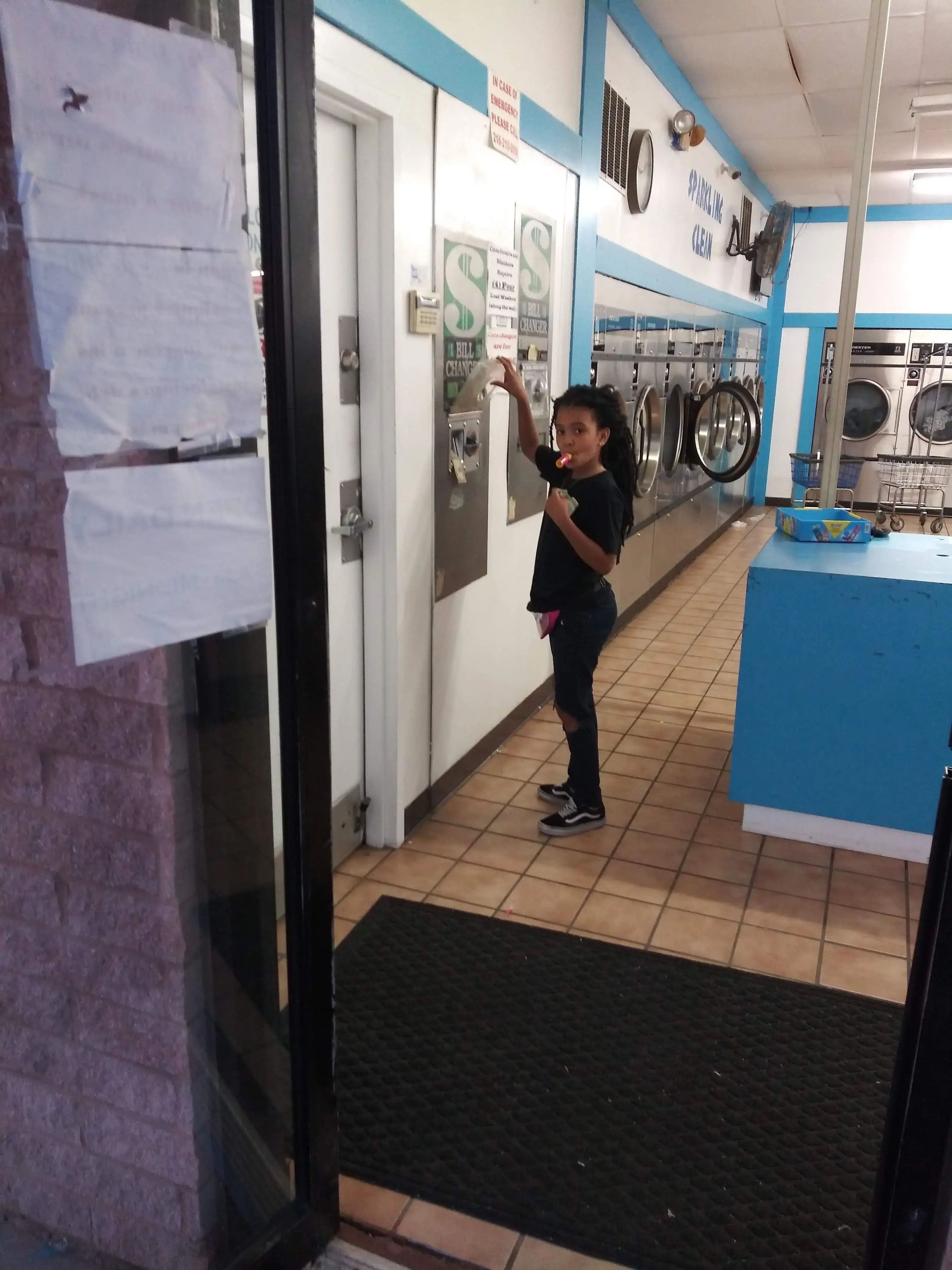 Sparkling Clean Coin Laundry - Image 18