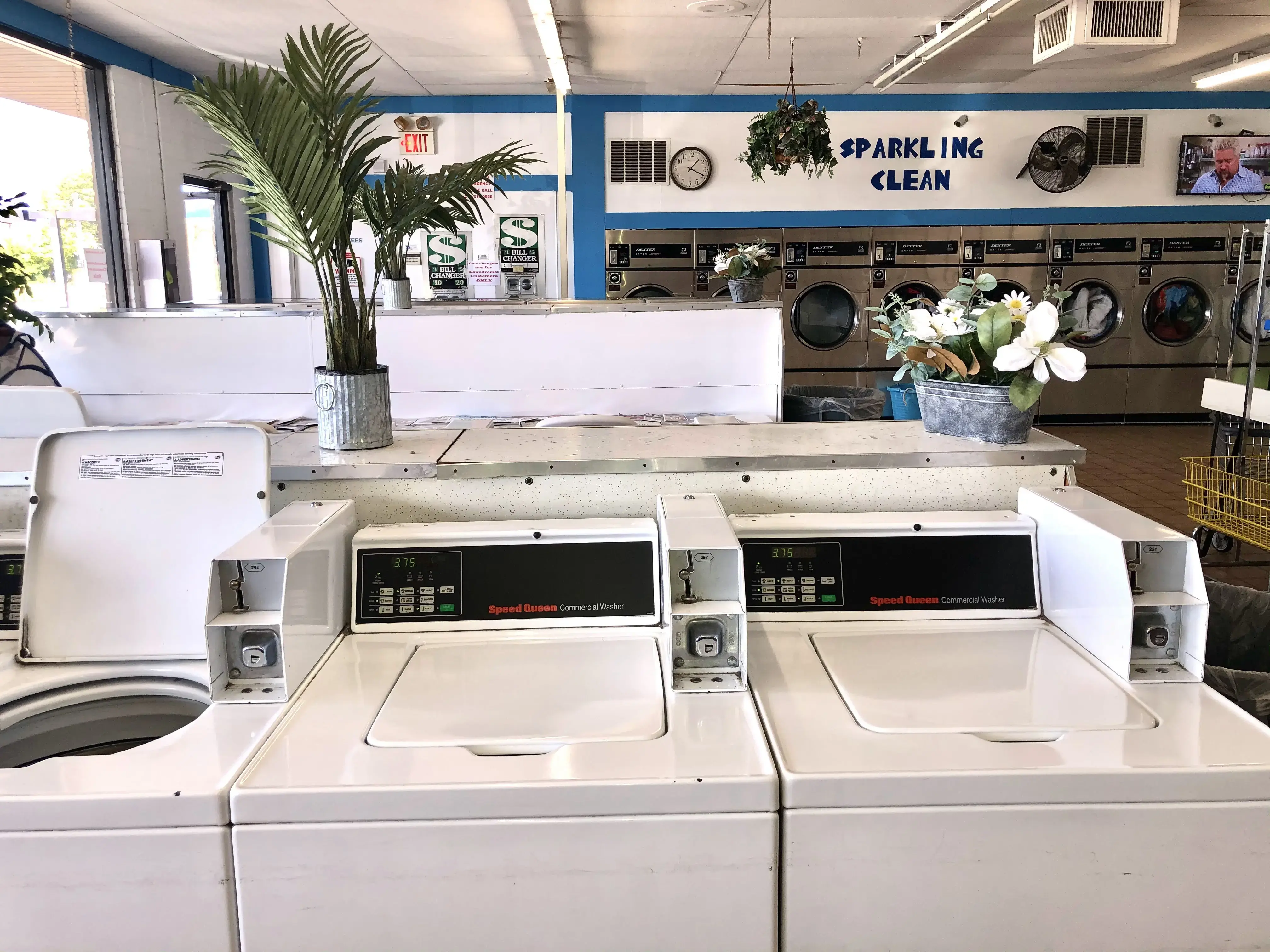 Sparkling Clean Coin Laundry thumbnail 6