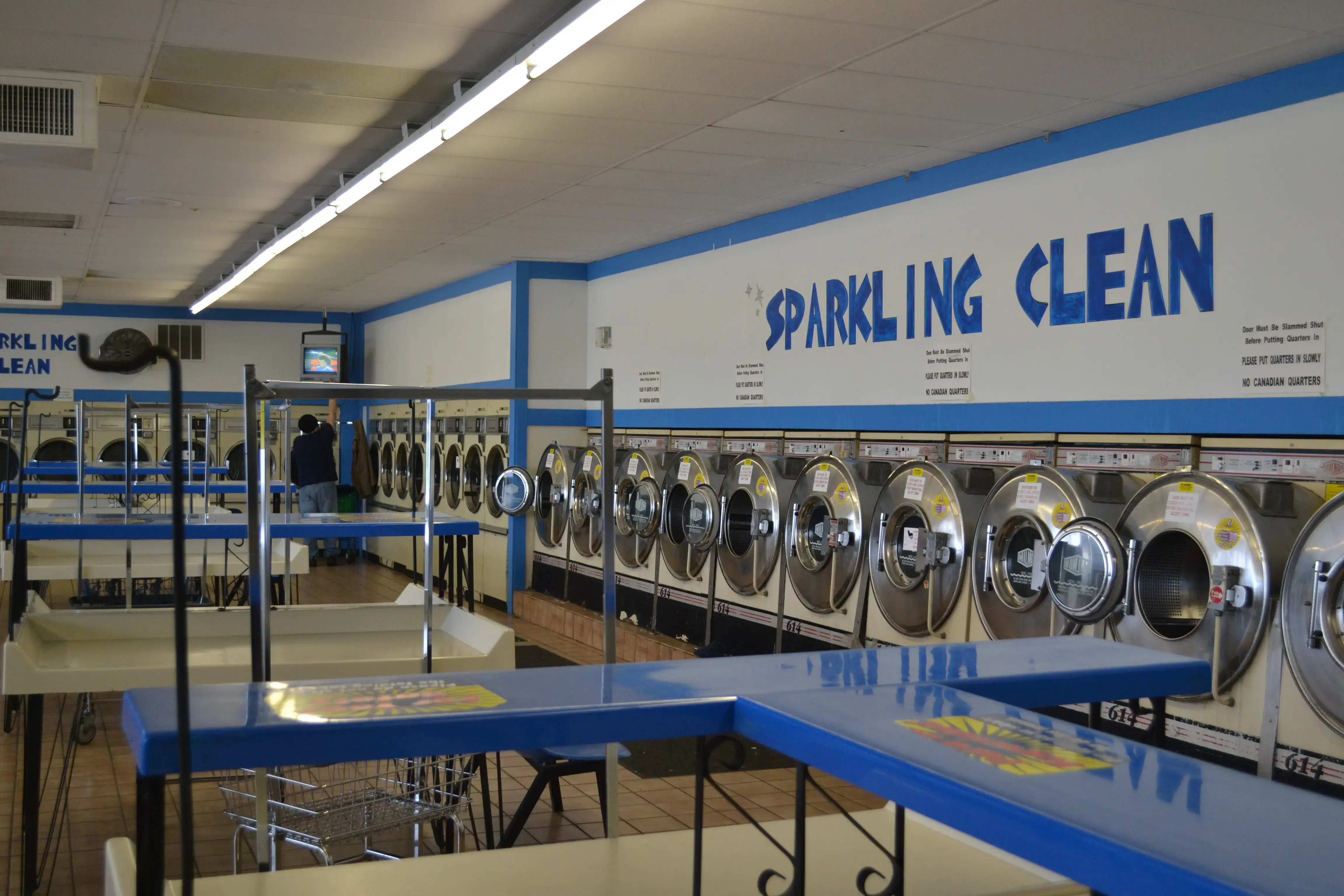 Sparkling Clean Coin Laundry - Image 20