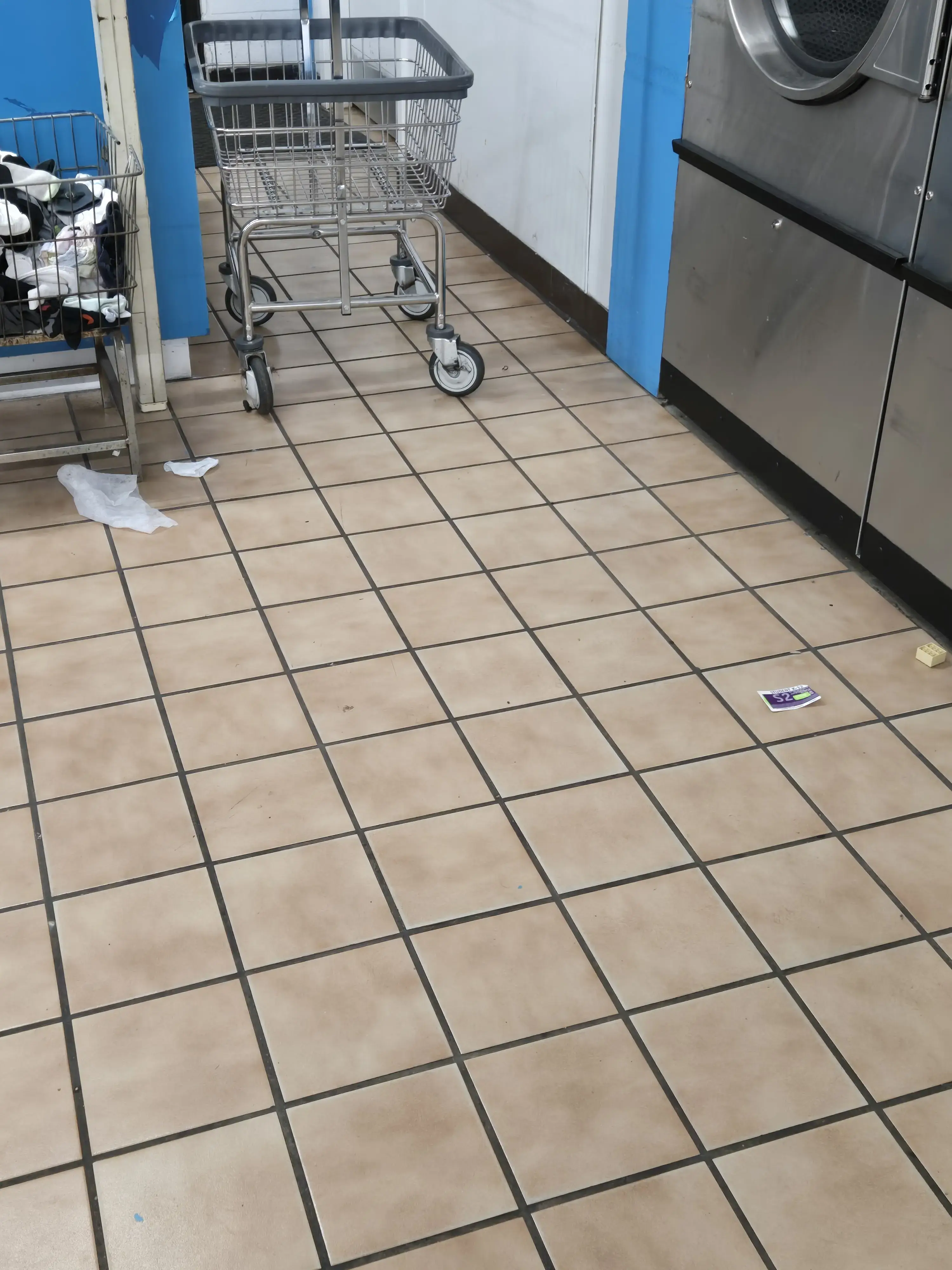 Sparkling Clean Coin Laundry - Image 7