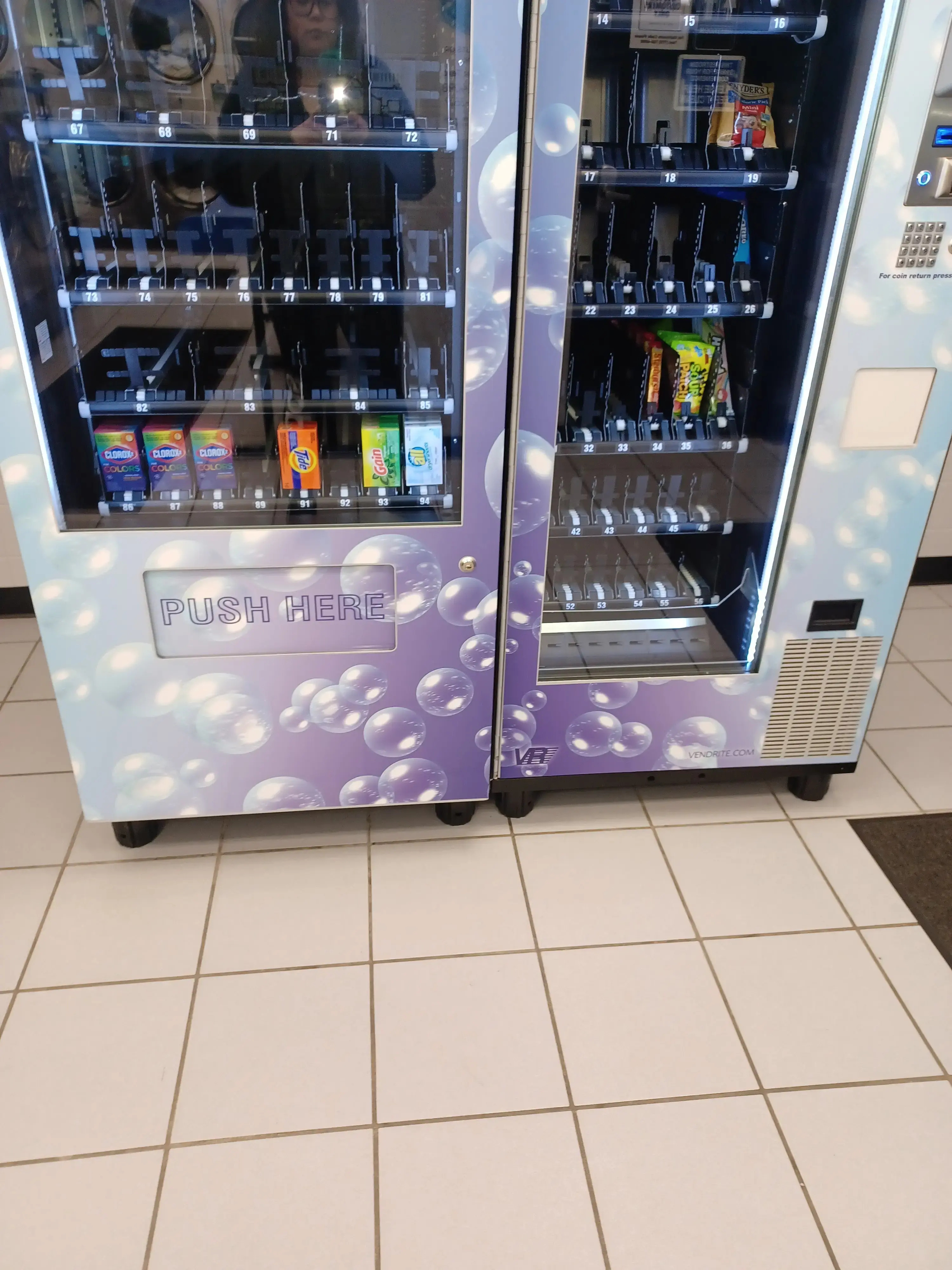 Sparkling Suds Laundromat thumbnail 16