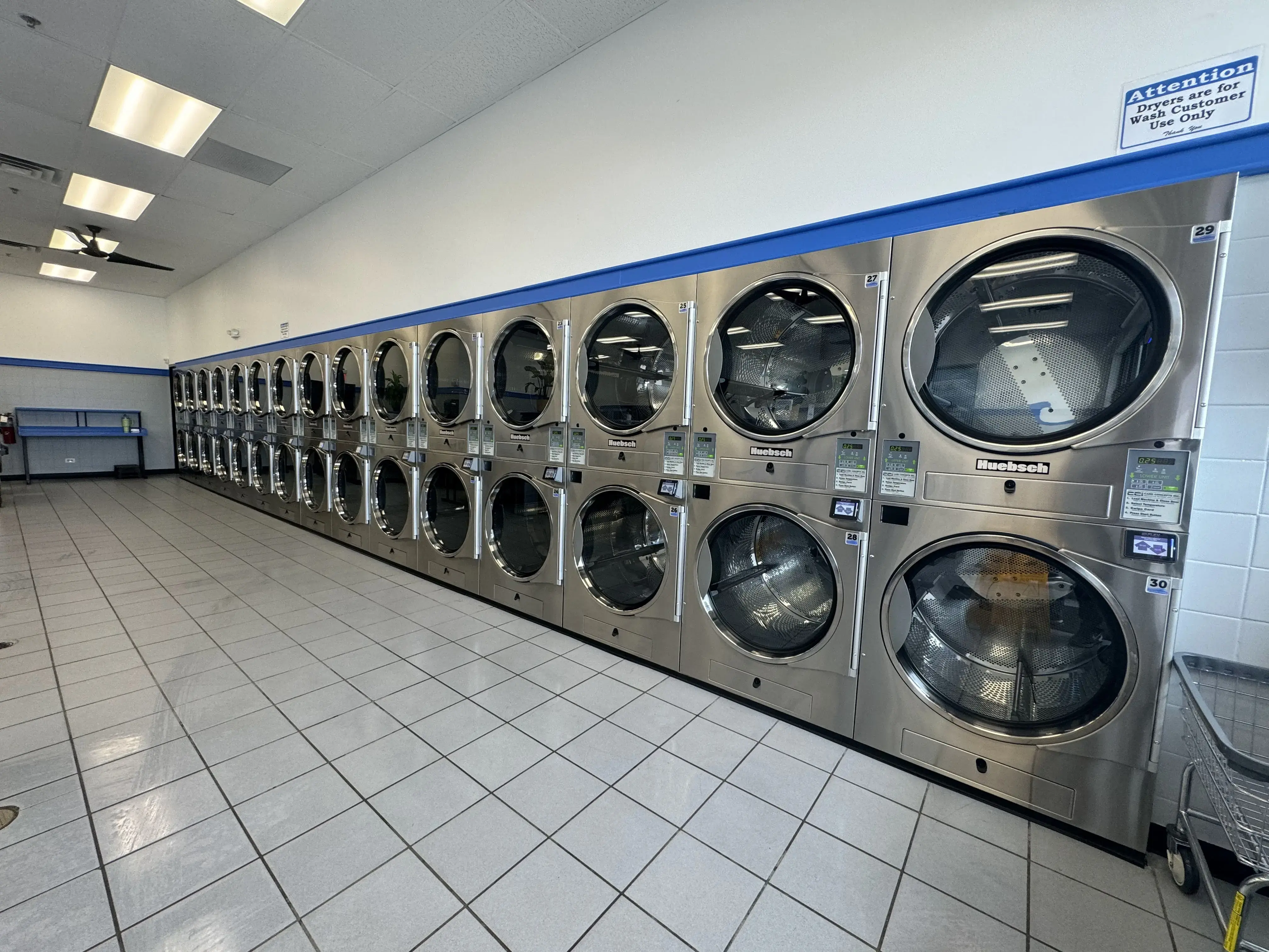 Sparkling Suds Laundromat thumbnail 2