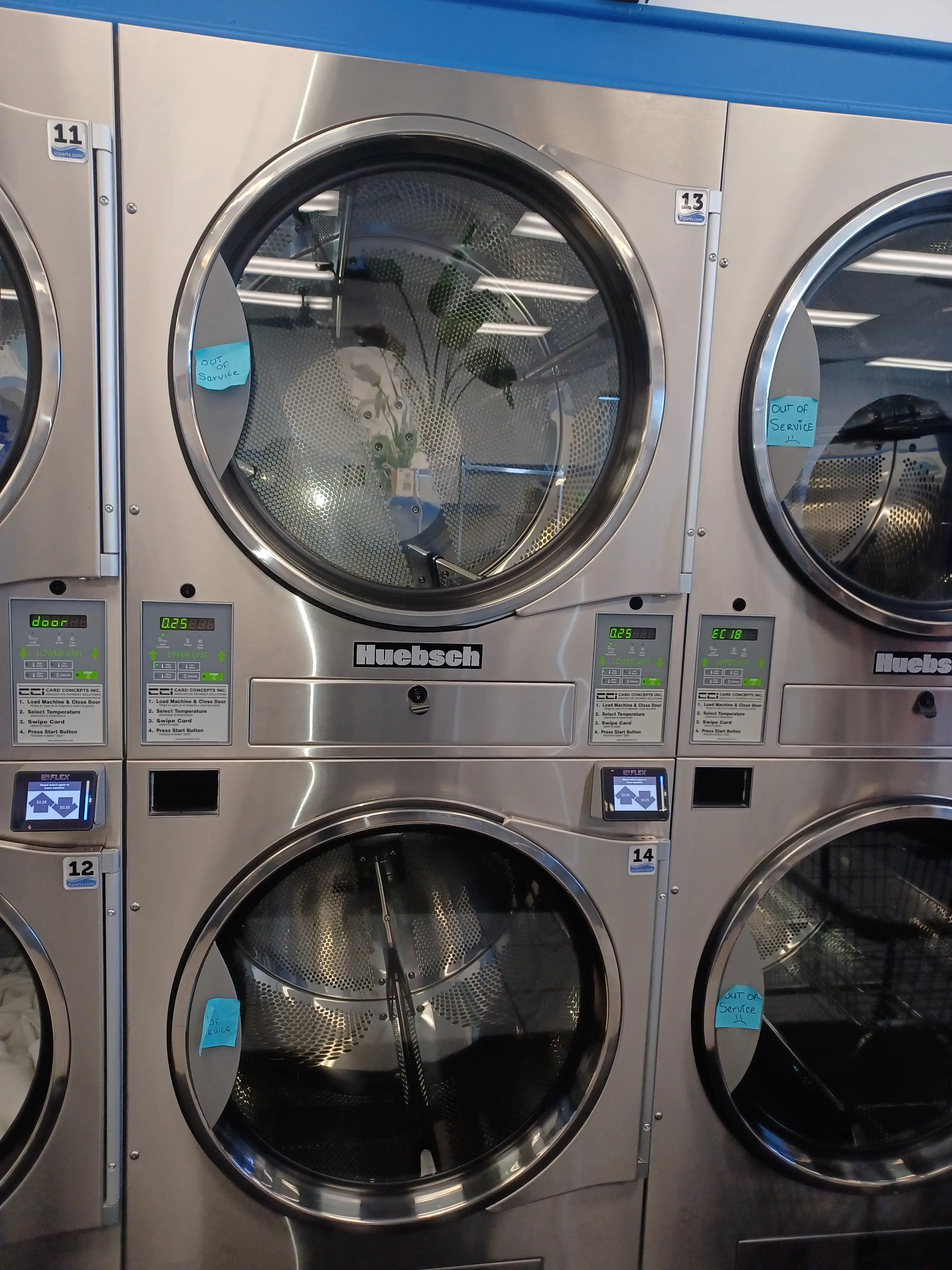 Sparkling Suds Laundromat thumbnail 12