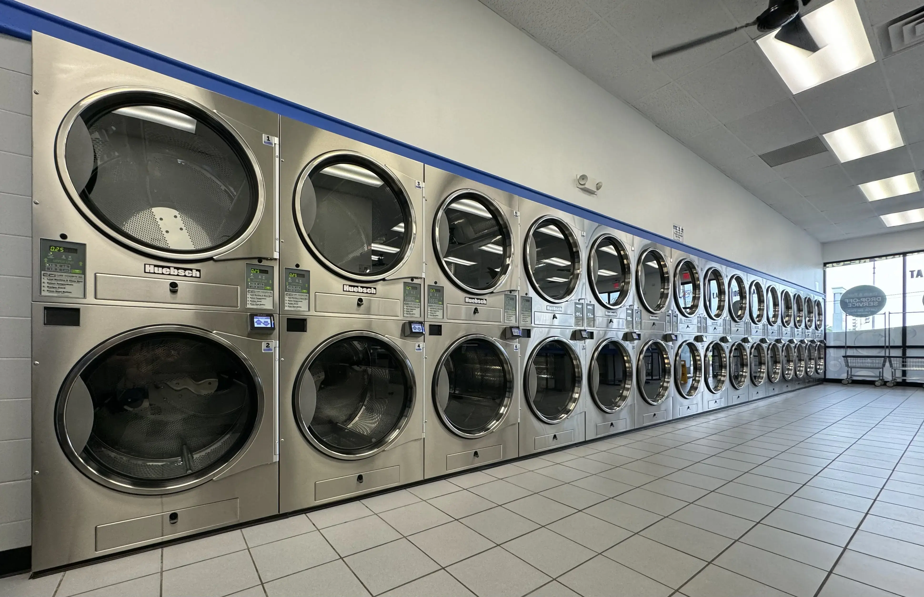 Sparkling Suds Laundromat thumbnail 18