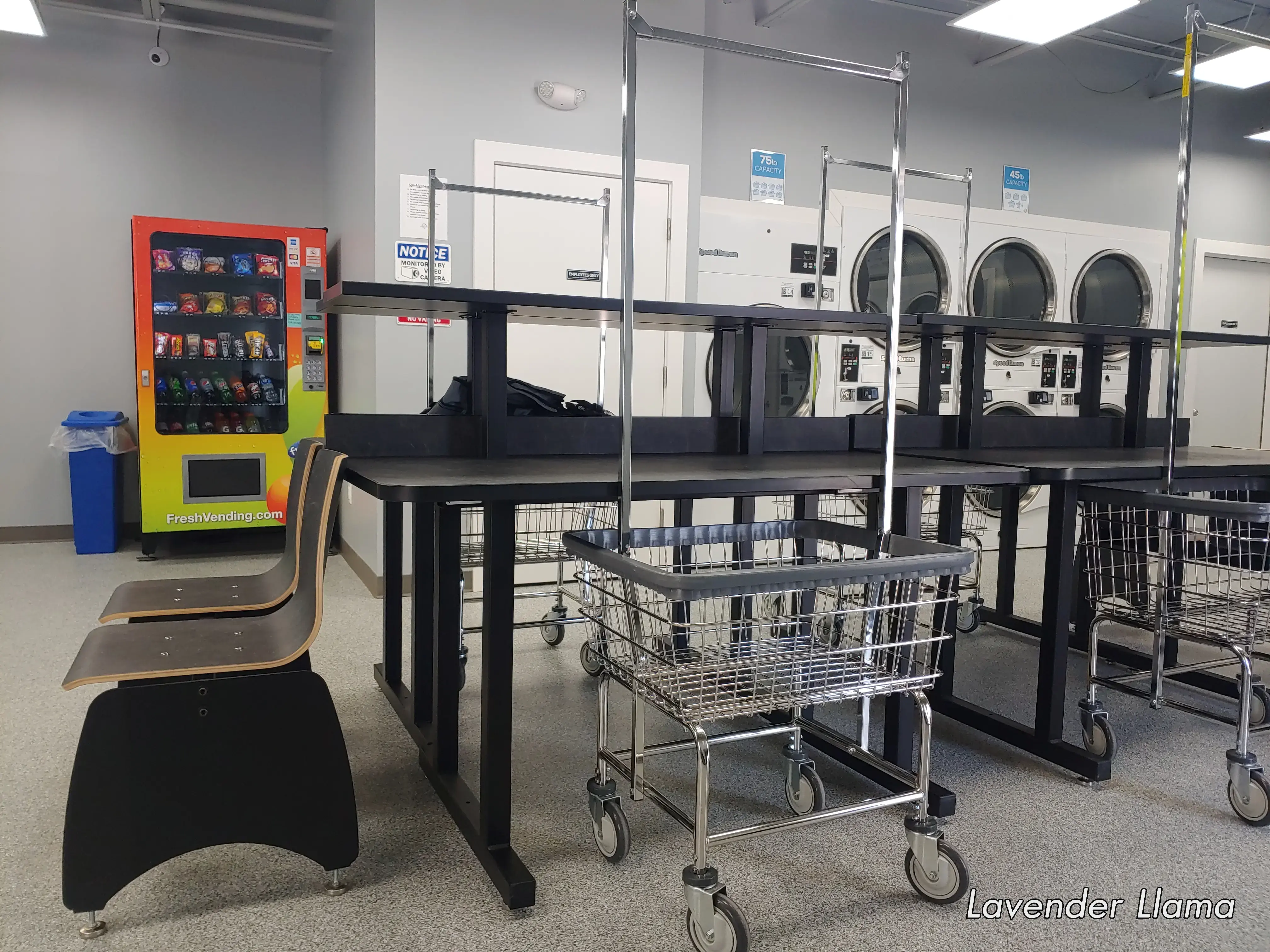 Sparkly Clean Laundromat thumbnail 4