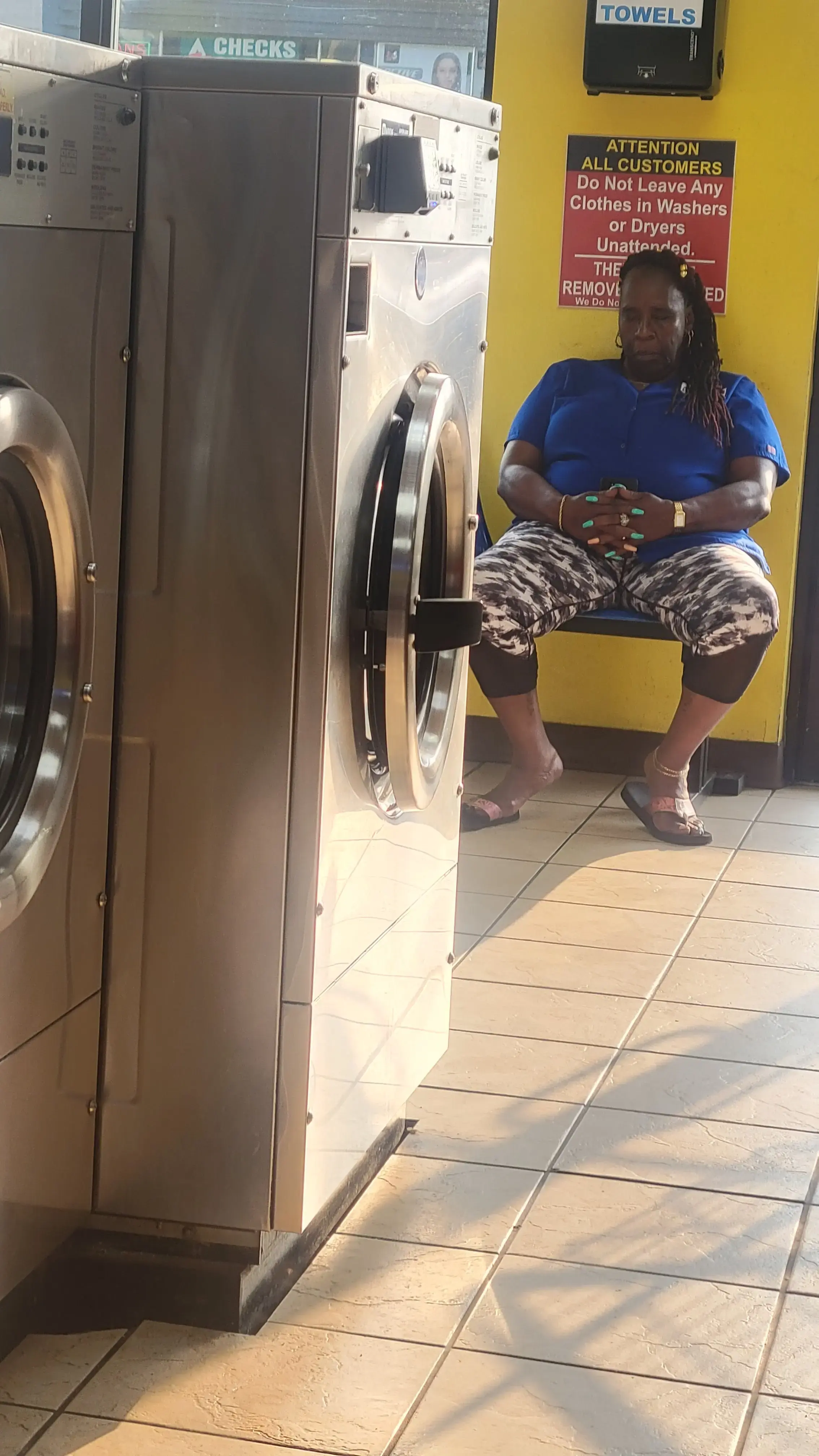 Speed Brite Supercenter Laundromat - Image 12