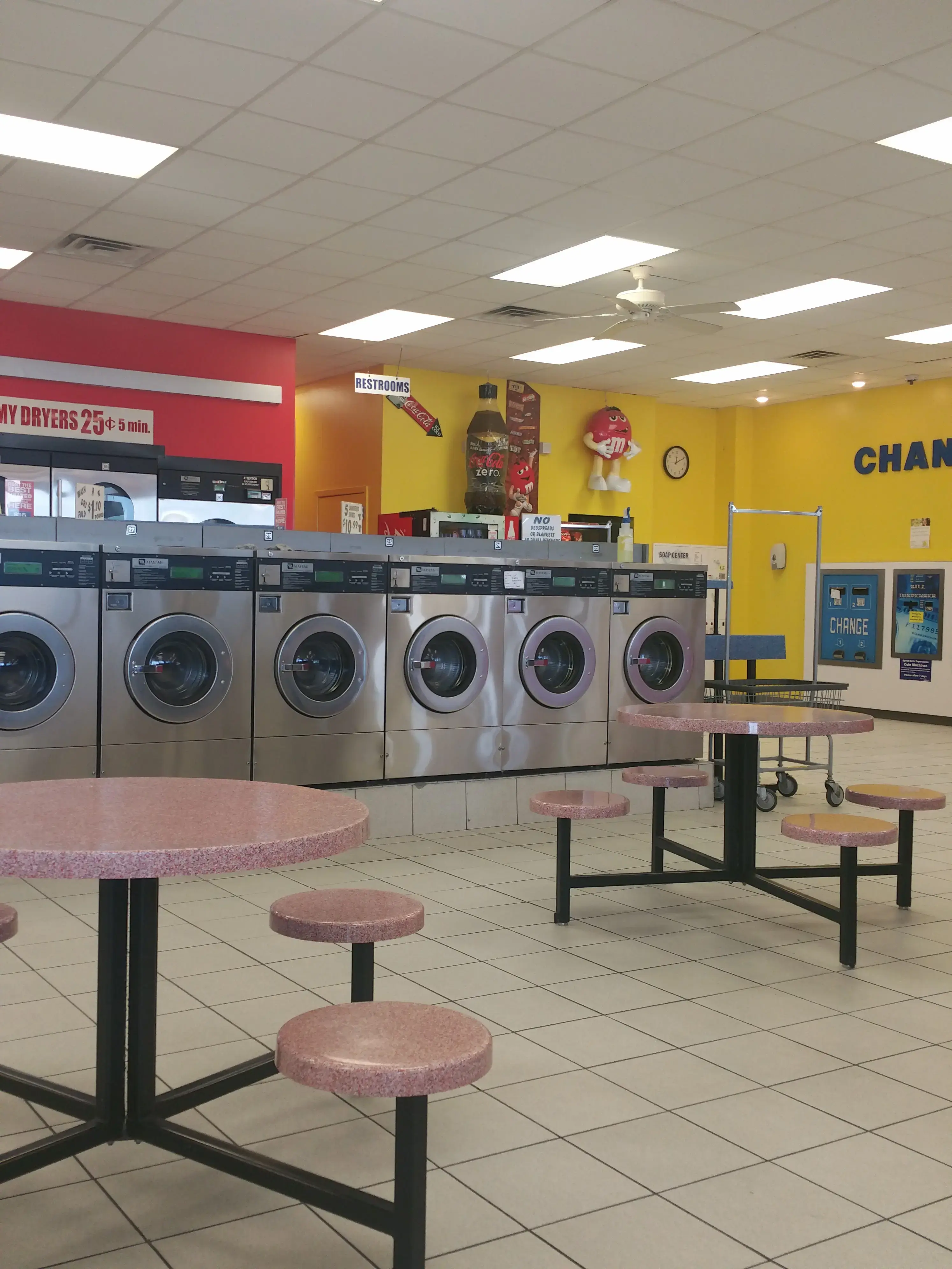 Speed Brite Supercenter Laundromat thumbnail 19