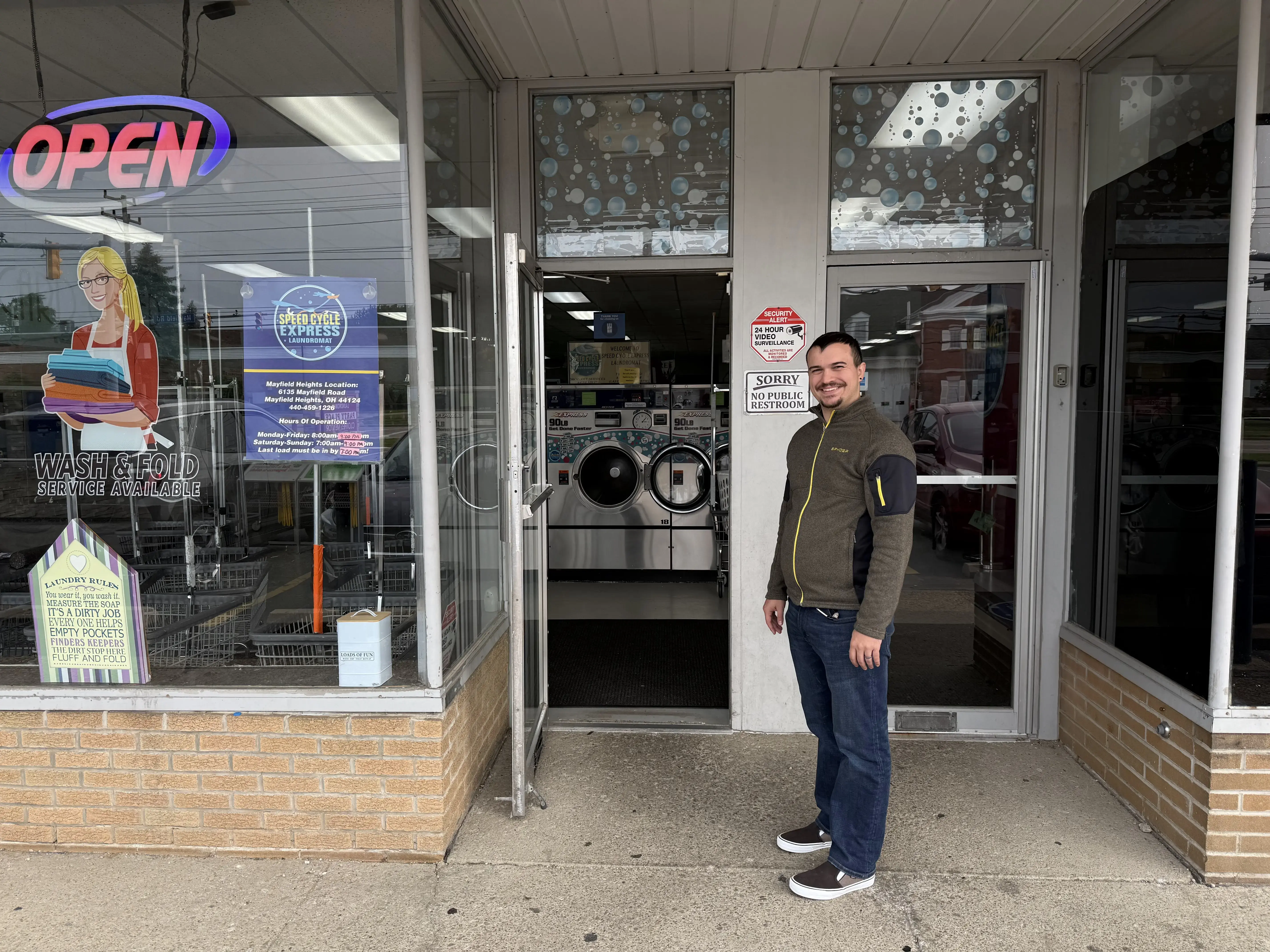 Speed Cycle Express Laundromat thumbnail 3