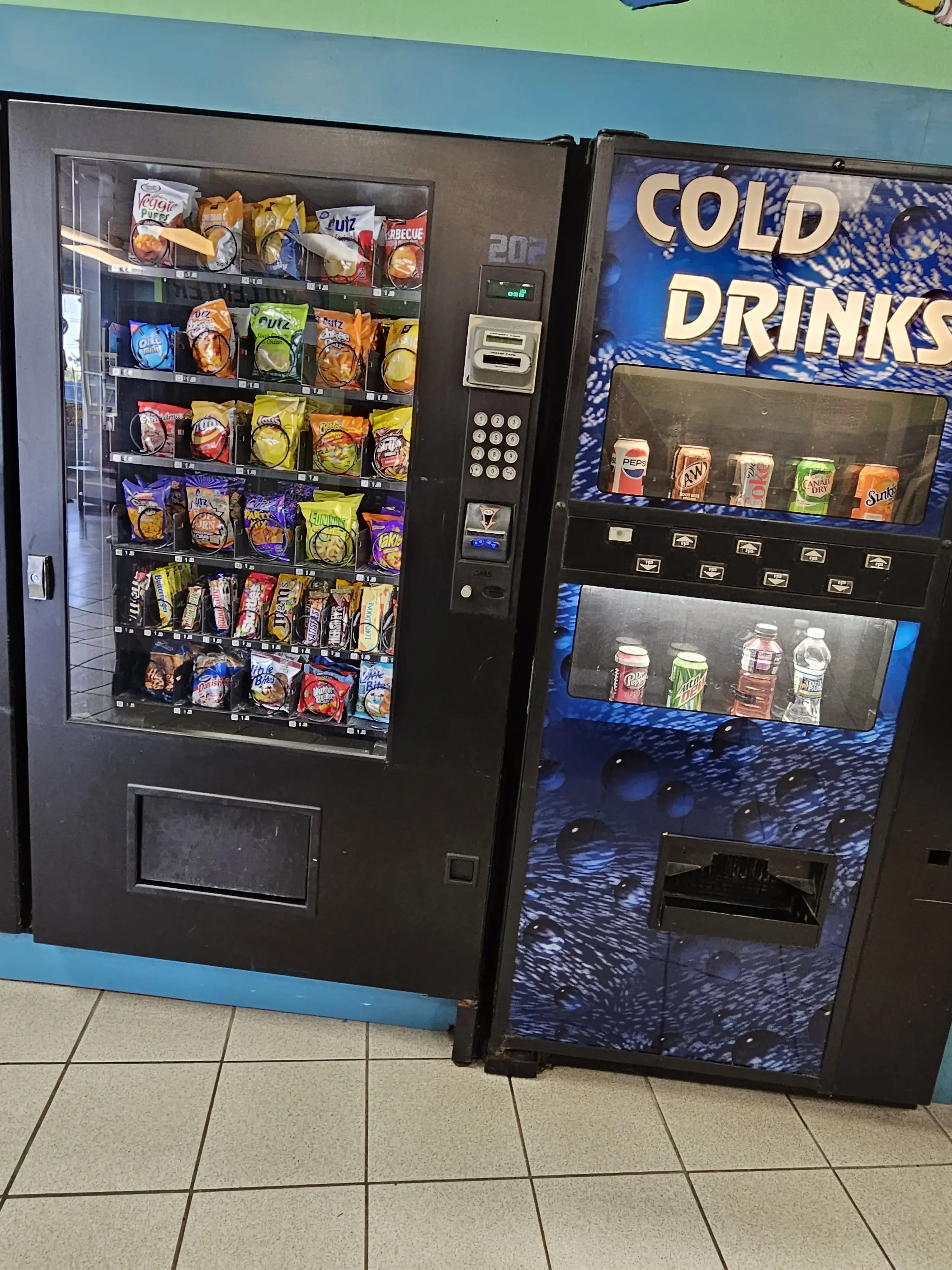 Speed Cycle Express Laundromat - Image 9