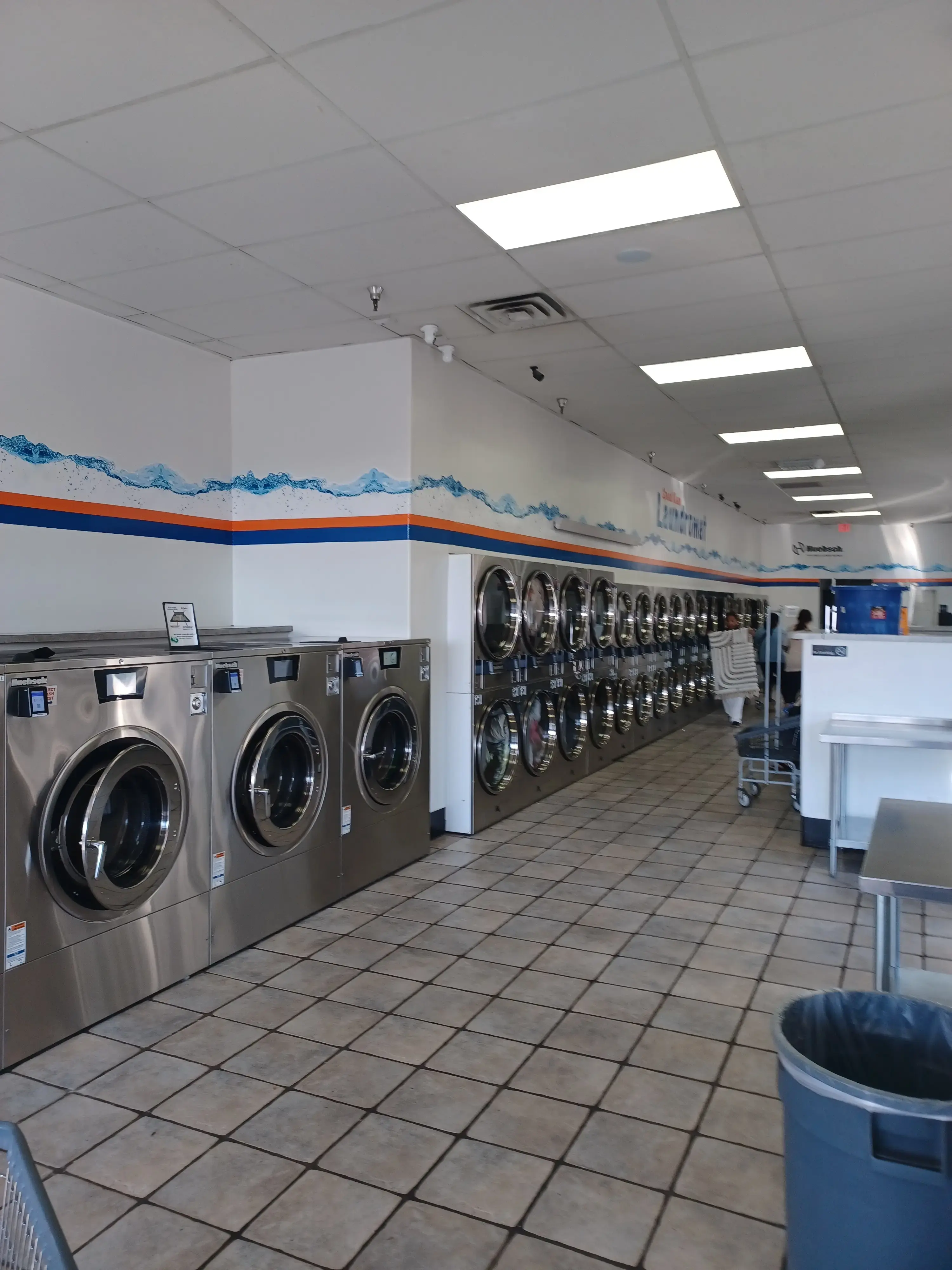 Speed Kleen Laundromat - Image 3